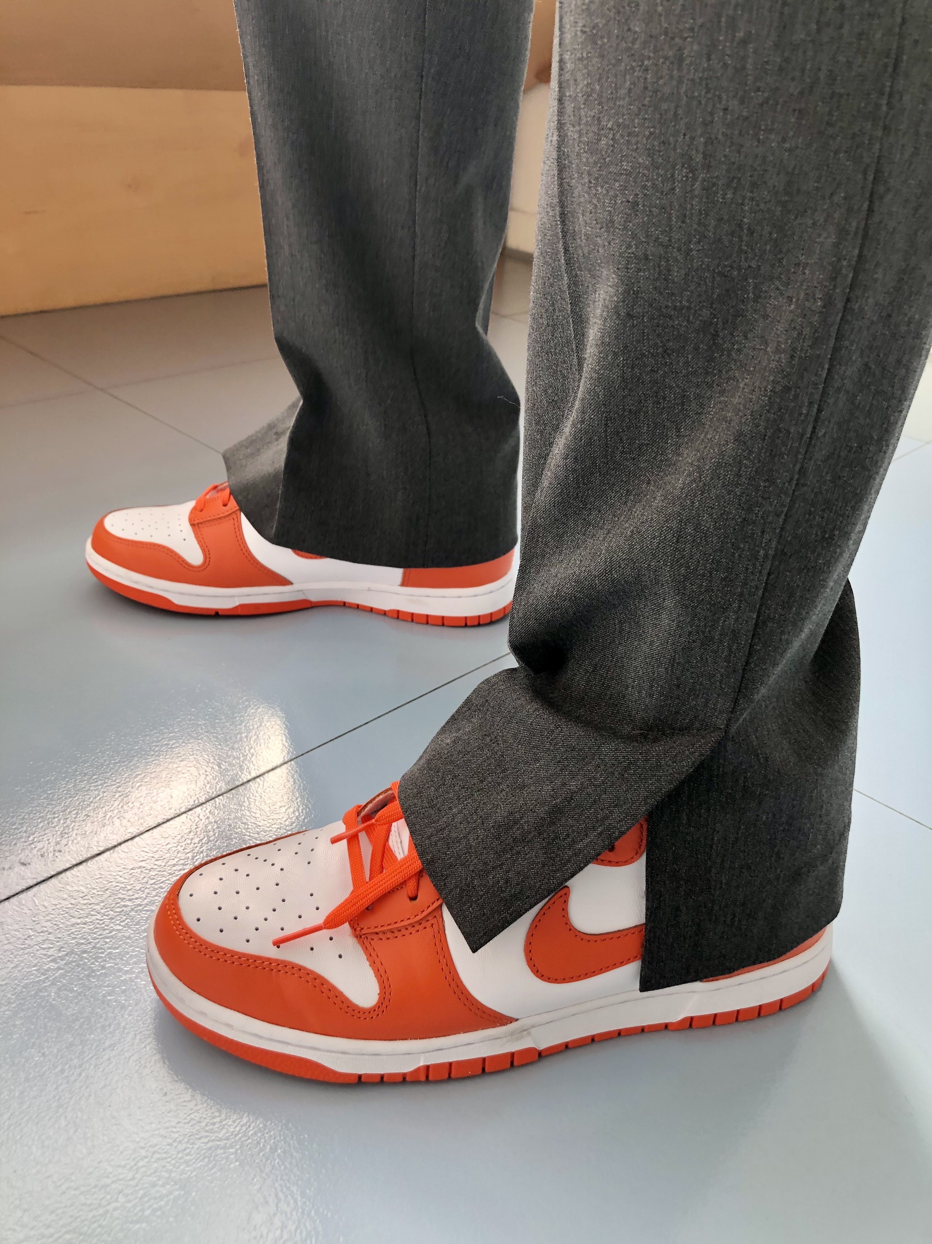 Nike Dunk High Retro Orange Blaze 착용 스타일 - 2