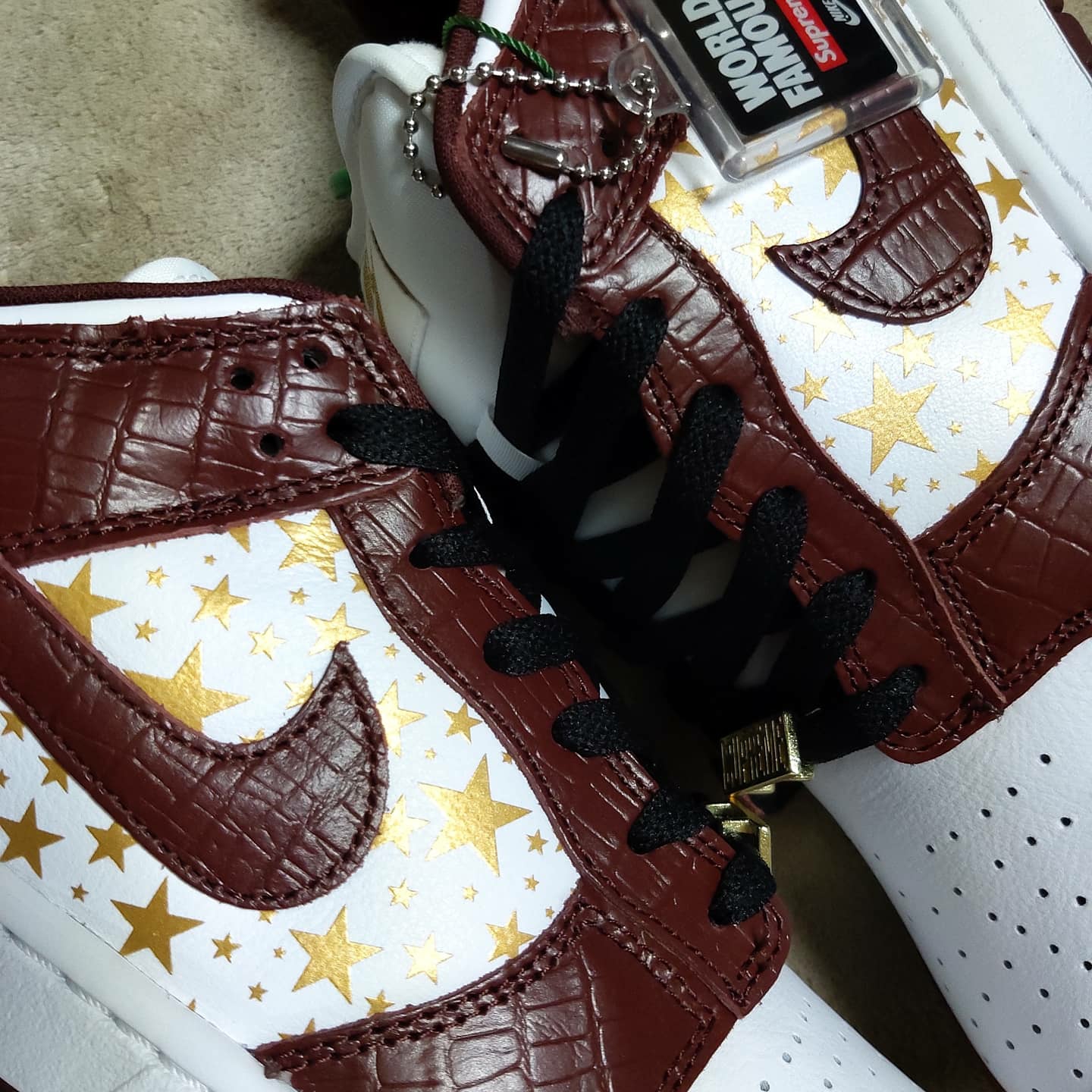 Nike x Supreme SB Dunk Low Barkroot Brown 착용 스타일 - 3