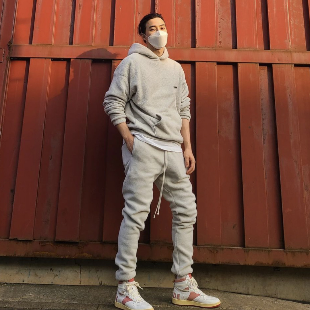 Essentials Polar Fleece Hoodie Light Heather Oatmeal - 20FW, Essentials Polar Fleece Sweatpants Light Heather Oatmeal - 20FW 착용 스타일 - 2