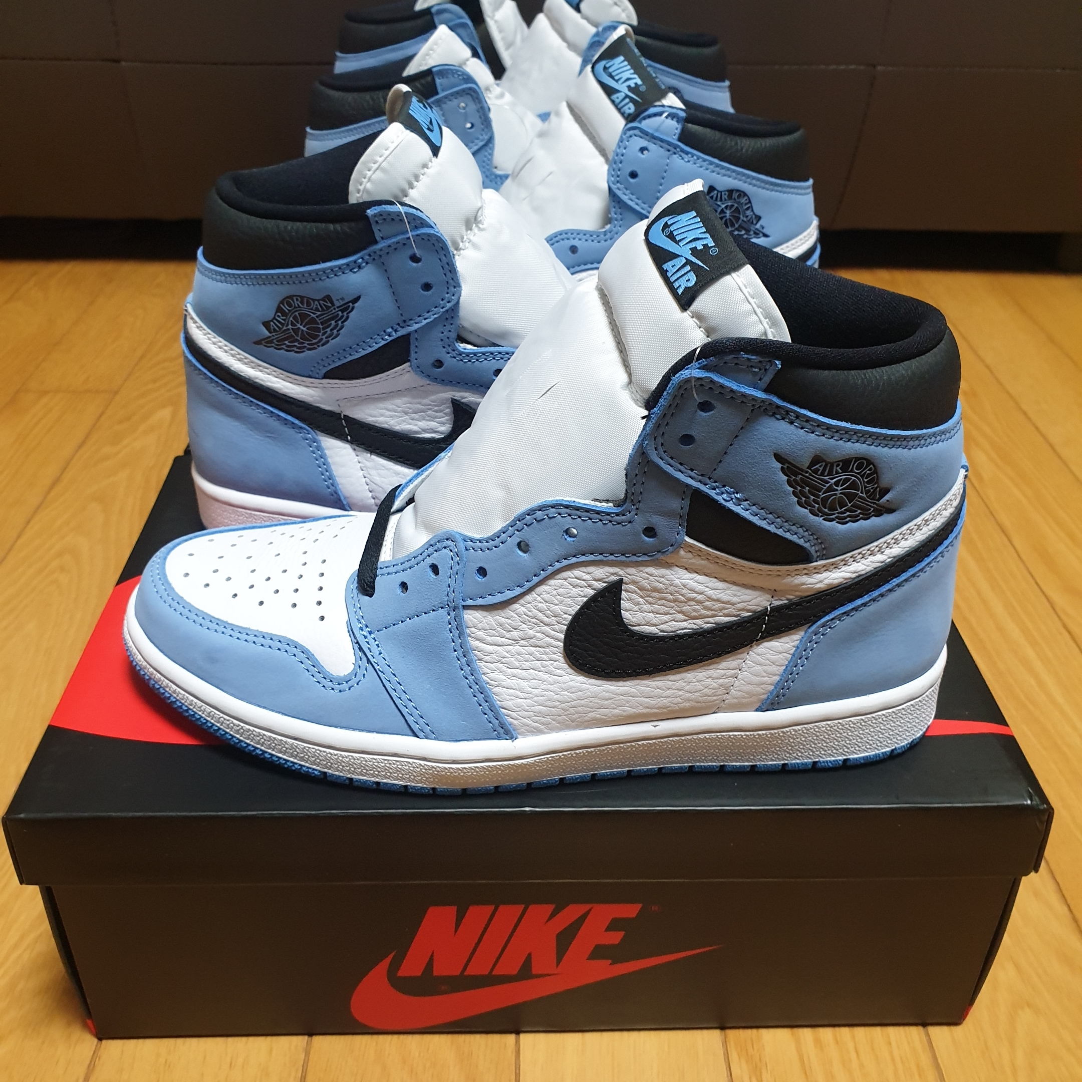 Jordan 1 Retro High OG University Blue 착용 스타일 - 2