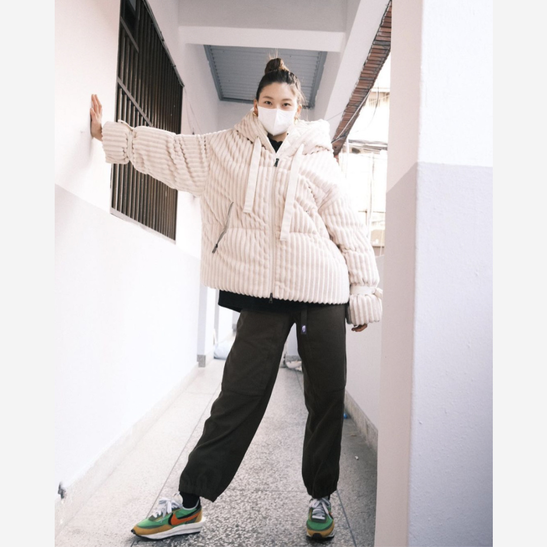 Nike x Sacai LDWaffle Green Multi 착용 스타일 - 2