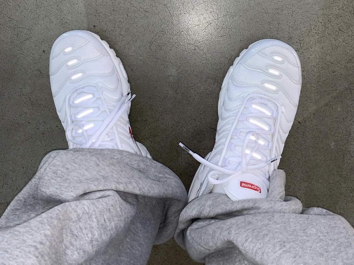 Nike x Supreme Air Max Plus TN White 착용 스타일