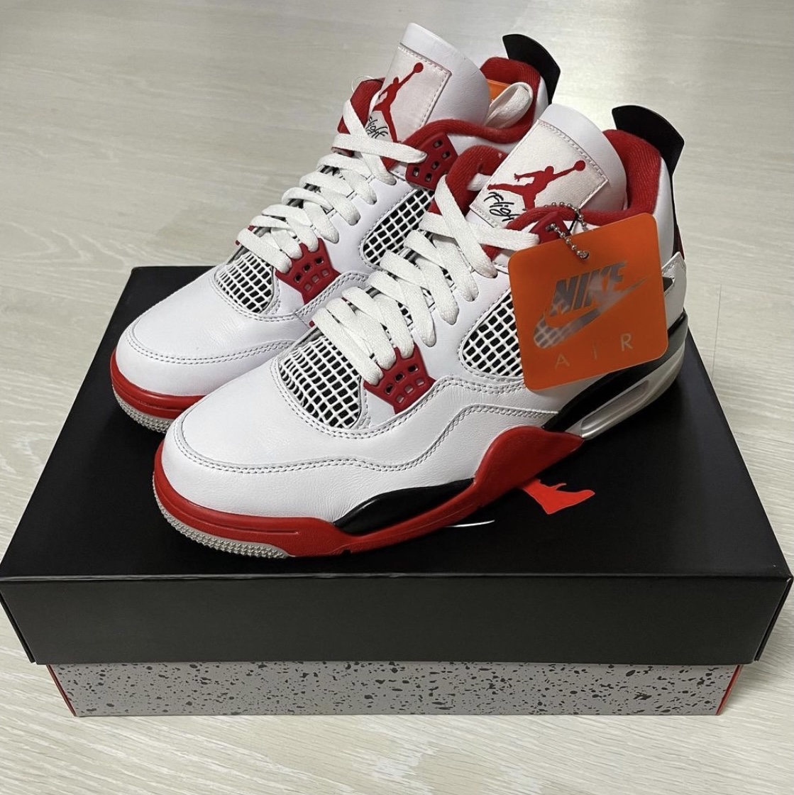 Jordan 4 Retro OG Fire Red 2020 착용 스타일 - 1
