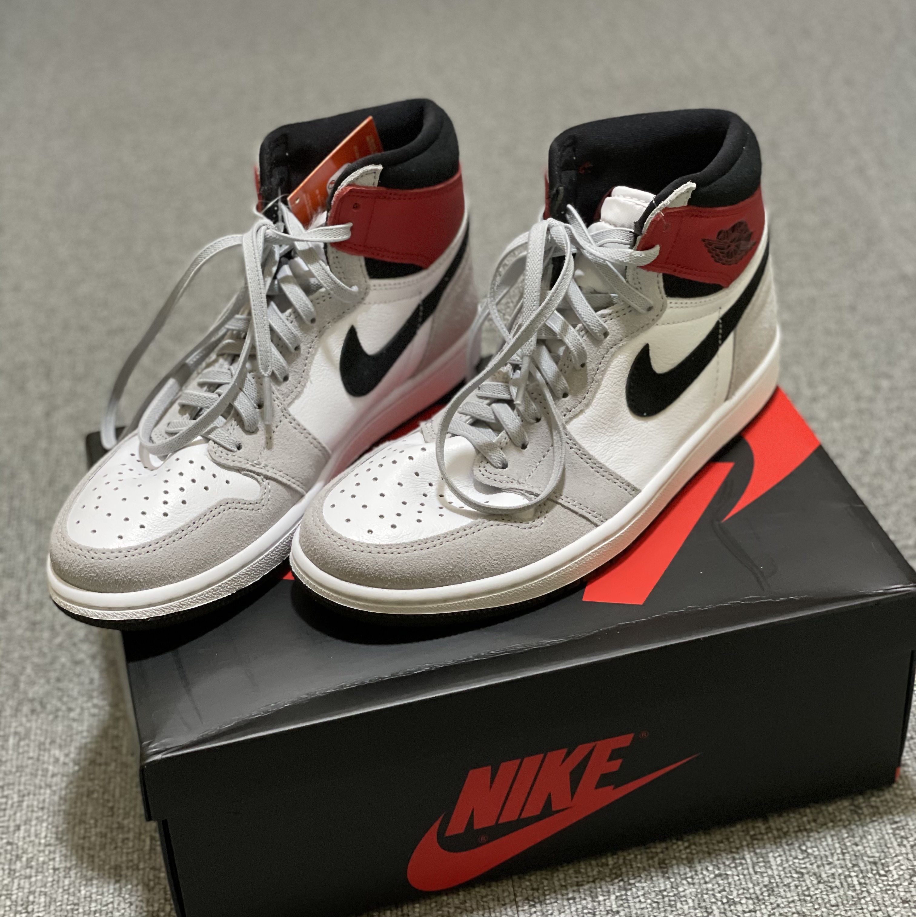 Jordan 1 Retro High OG Light Smoke Grey 착용 스타일