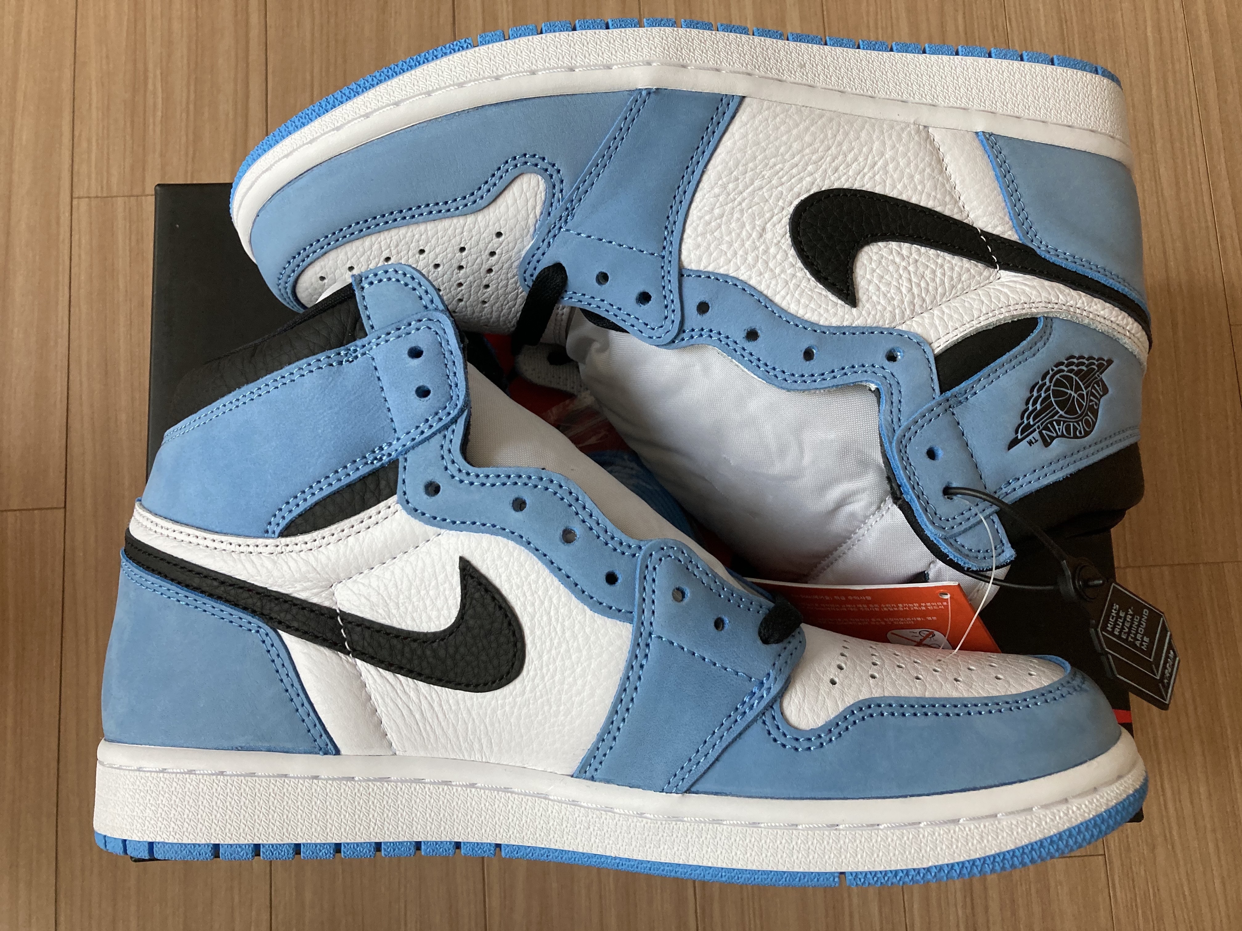 Jordan 1 Retro High OG University Blue 착용 스타일