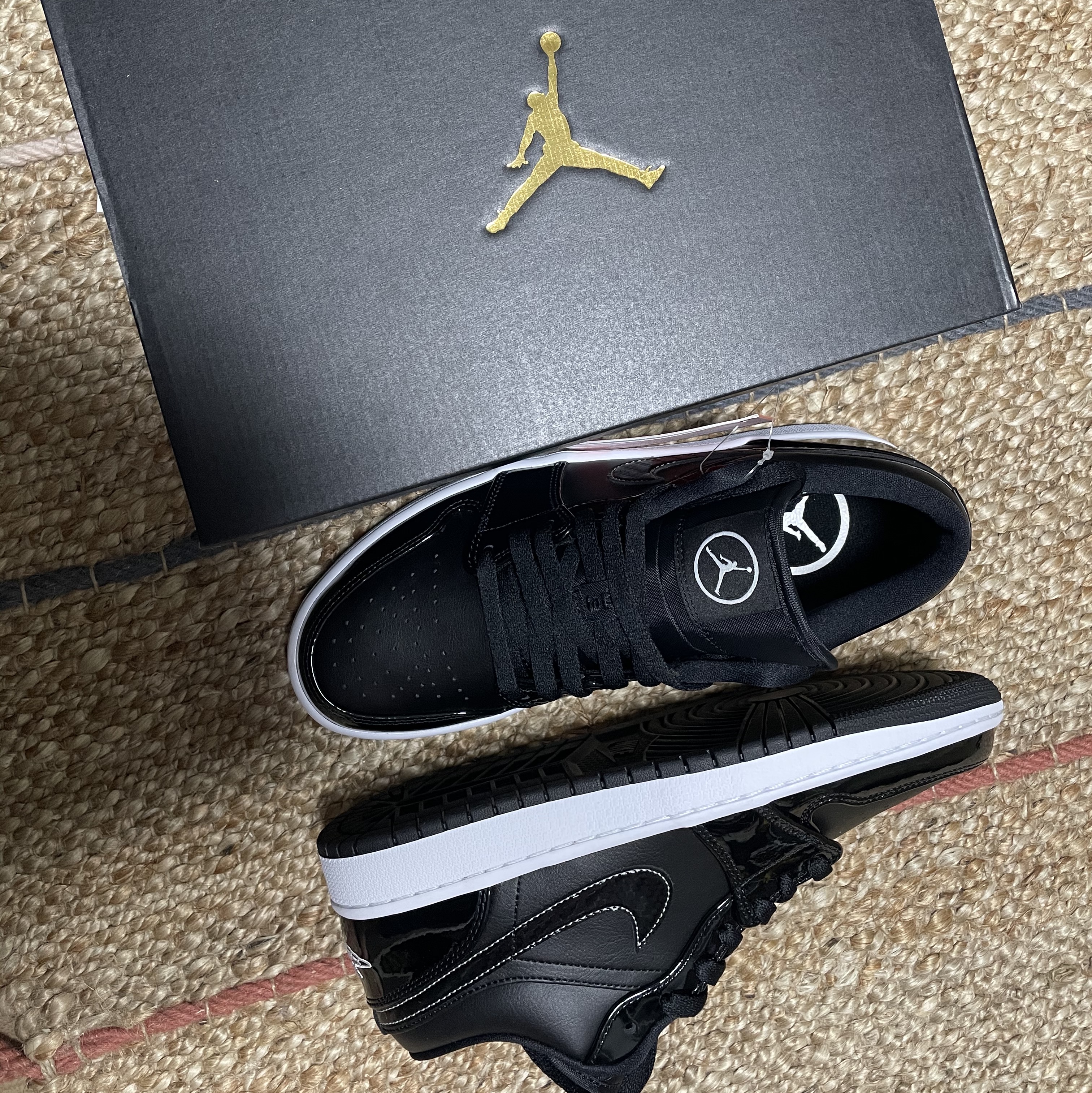Jordan 1 Low SE ASW Black 착용 스타일 - 1