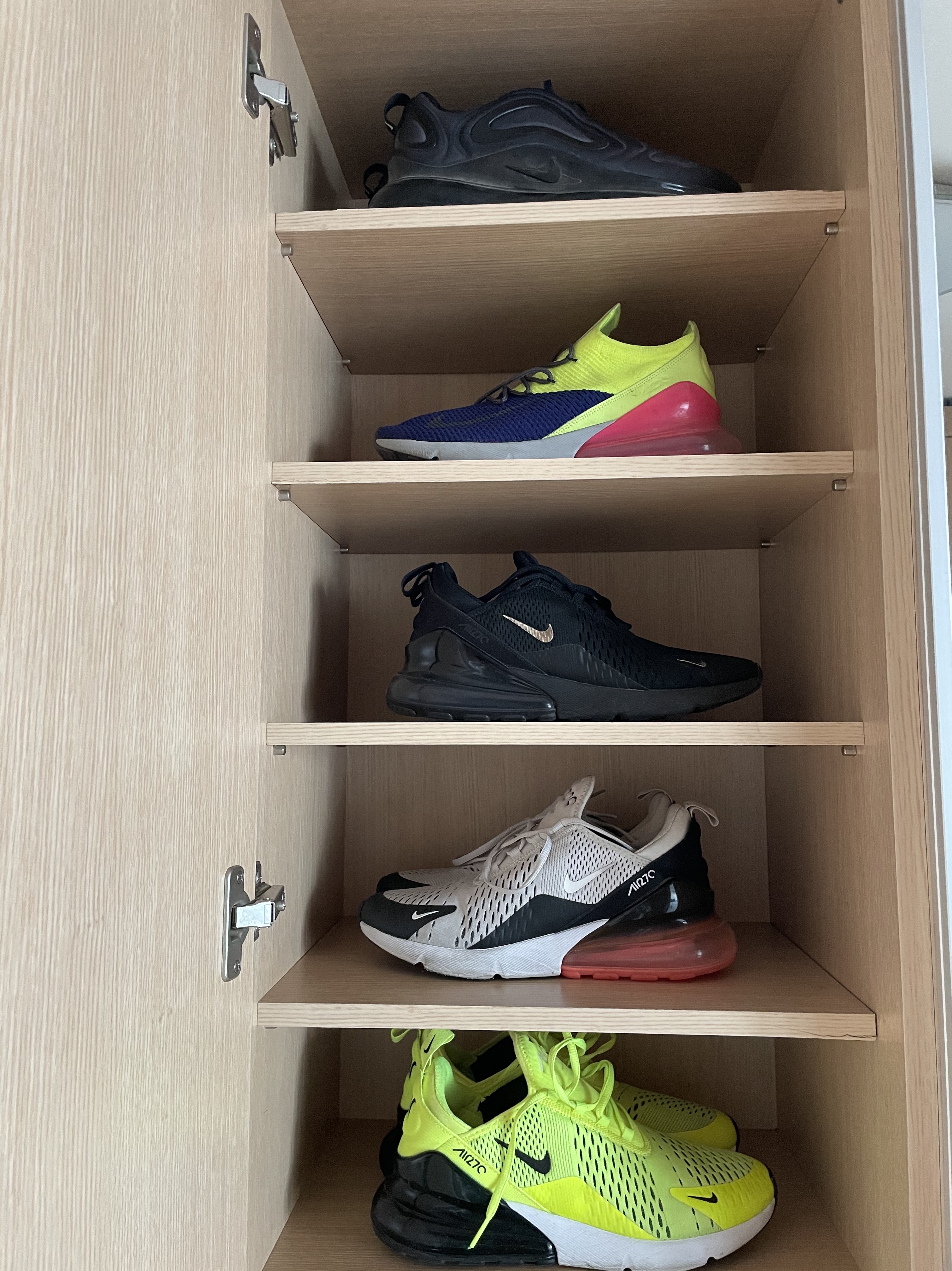 Nike Air Max 270 Light Bone Hot Punch, Nike Air Max 720 Total Eclipse 착용 스타일