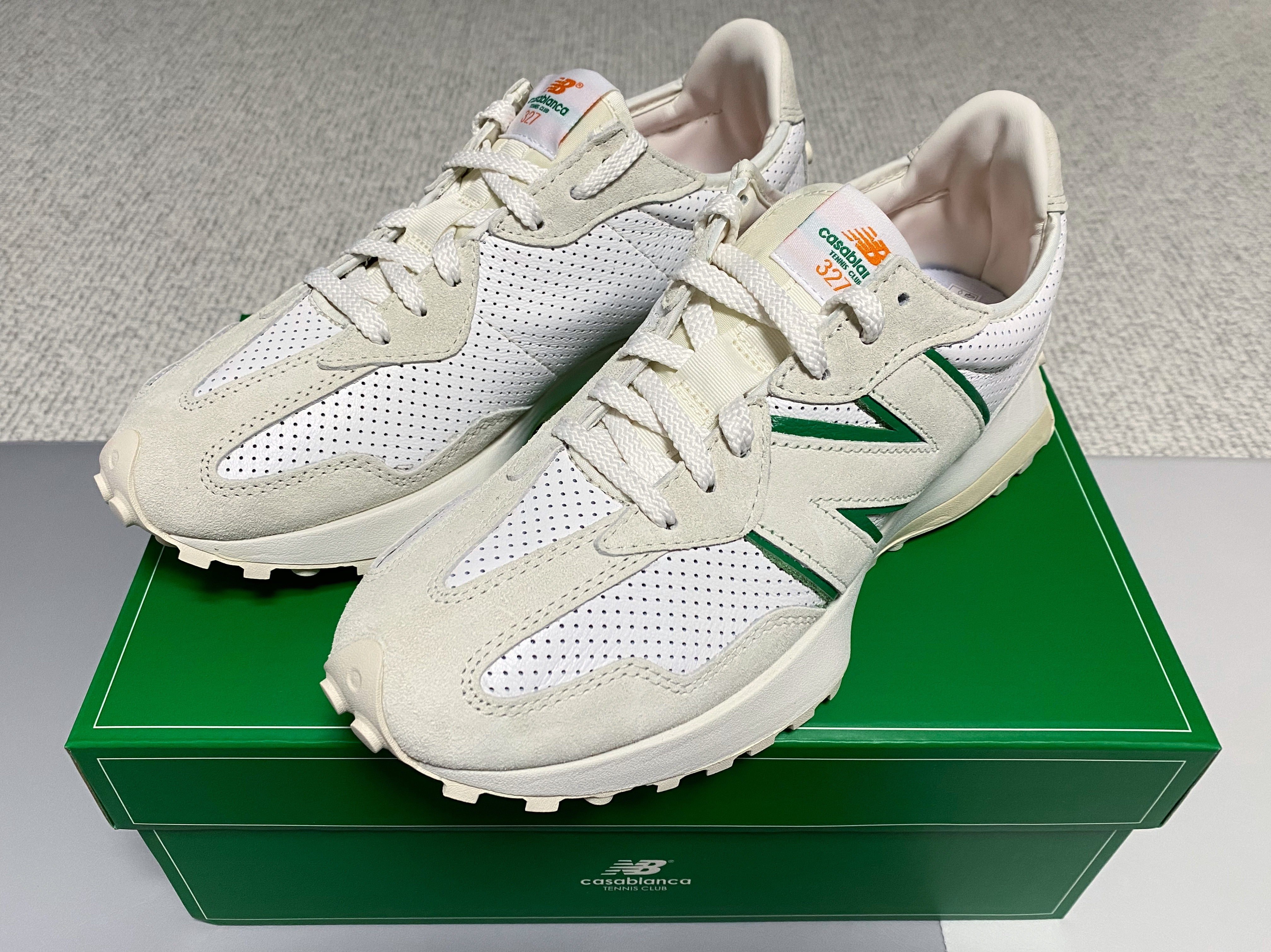 New Balance x Casablanca 327 Idealist Off White Green 착용 스타일