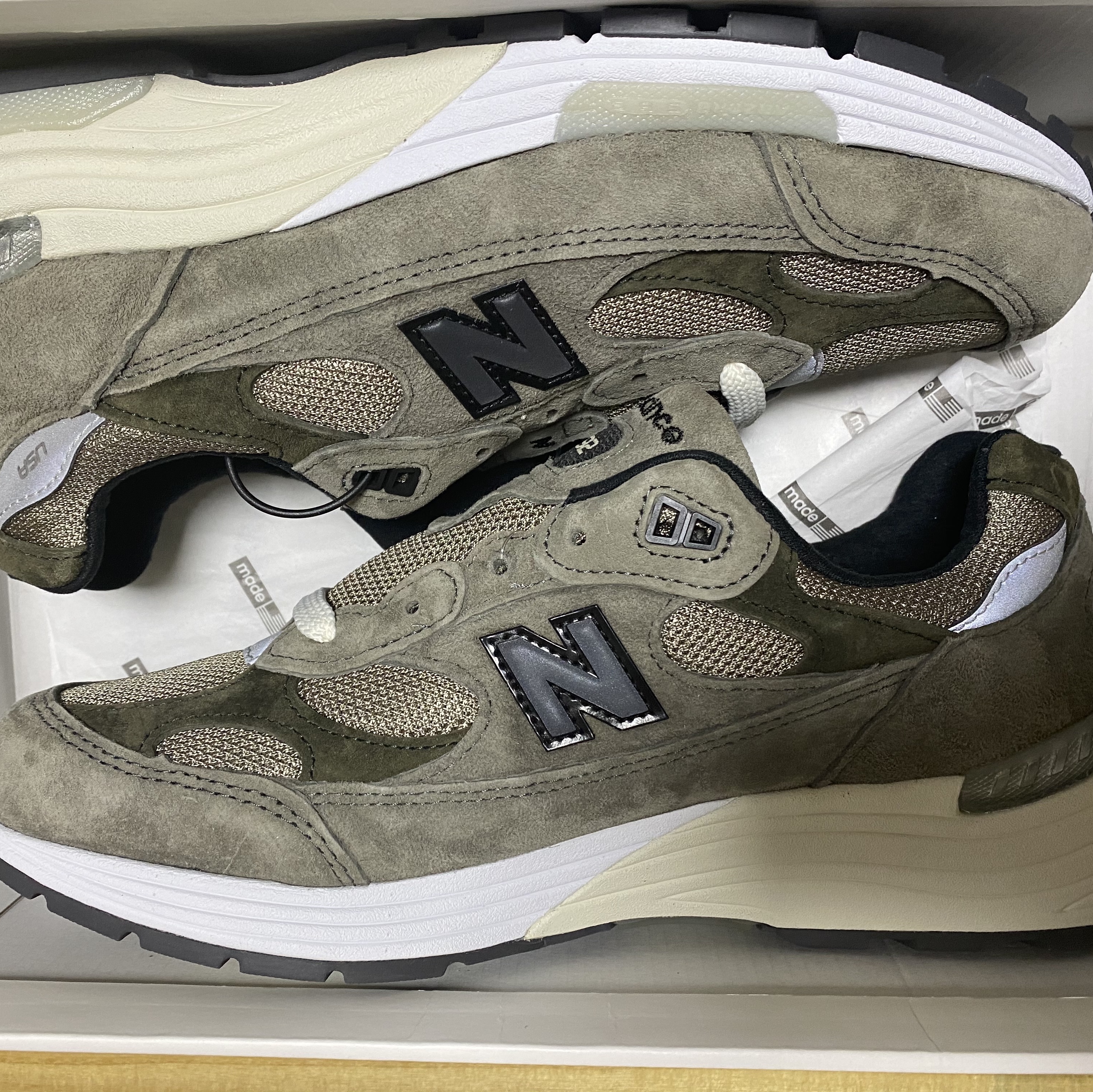 New Balance x JJJJound 992 Made in USA Grey 착용 스타일 - 1