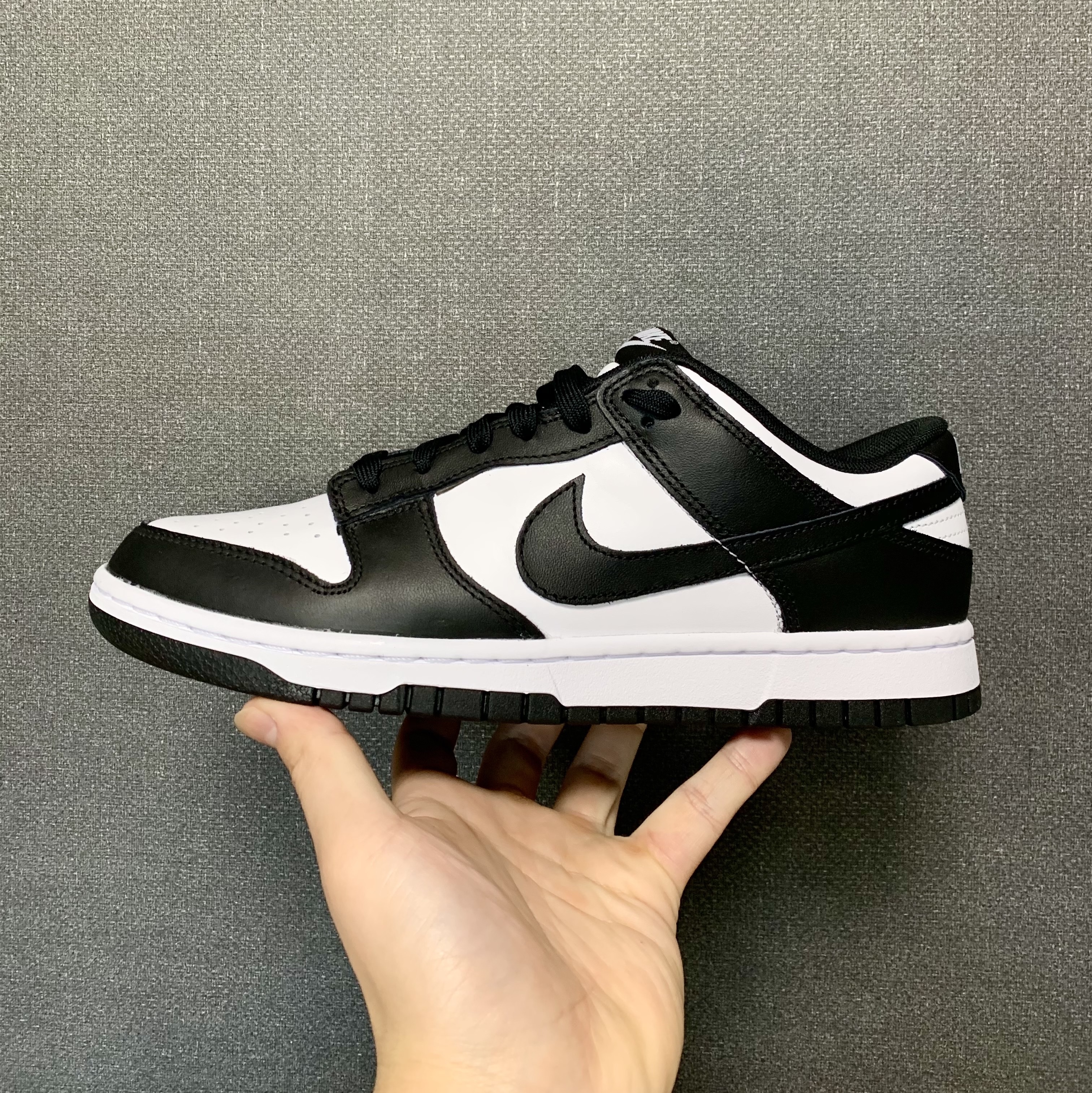 Nike Dunk Low Retro Black 착용 스타일