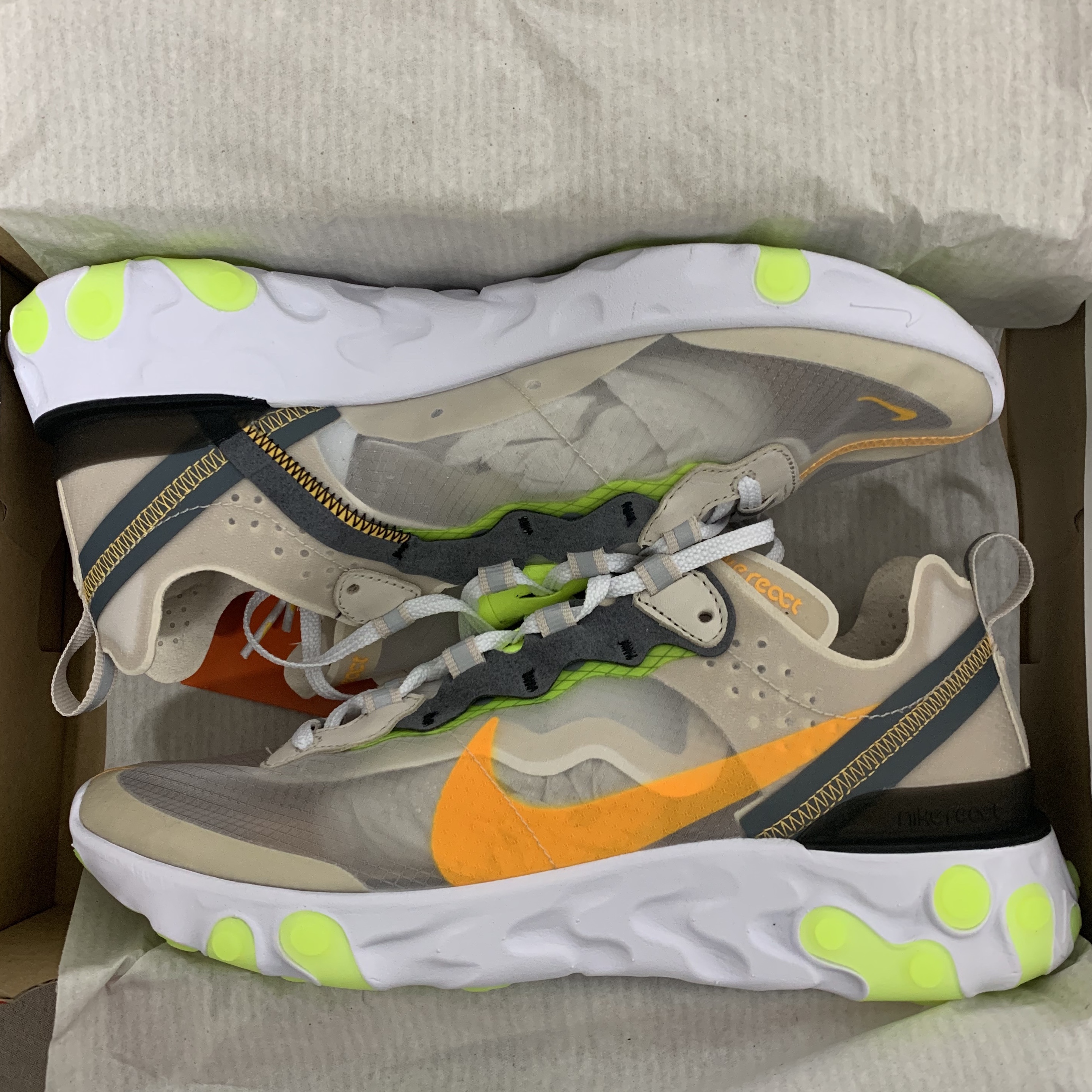 Nike React Element 87 Light Orewood Brown 착용 스타일