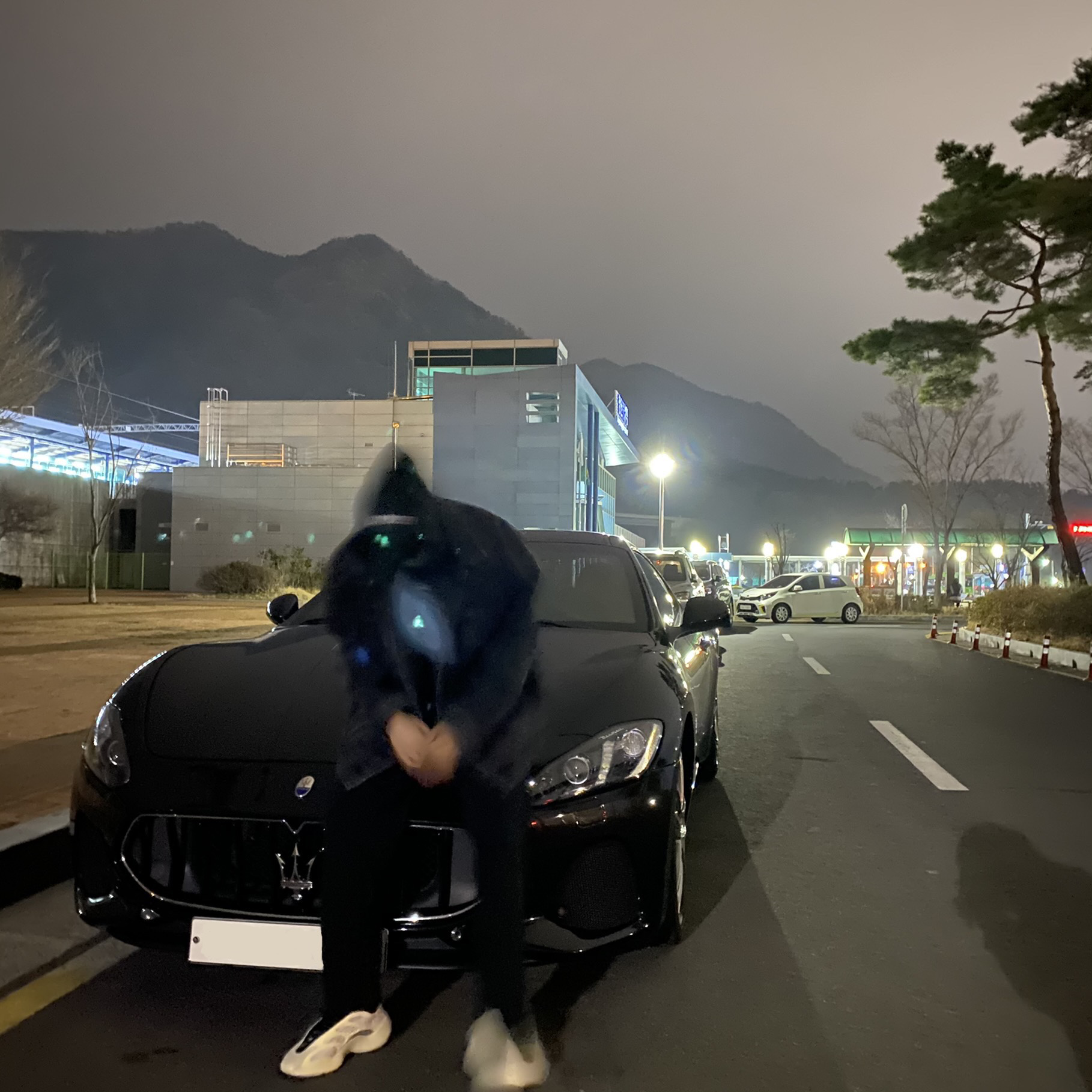 Adidas Yeezy 700 V3 Azael 2019 착용 스타일