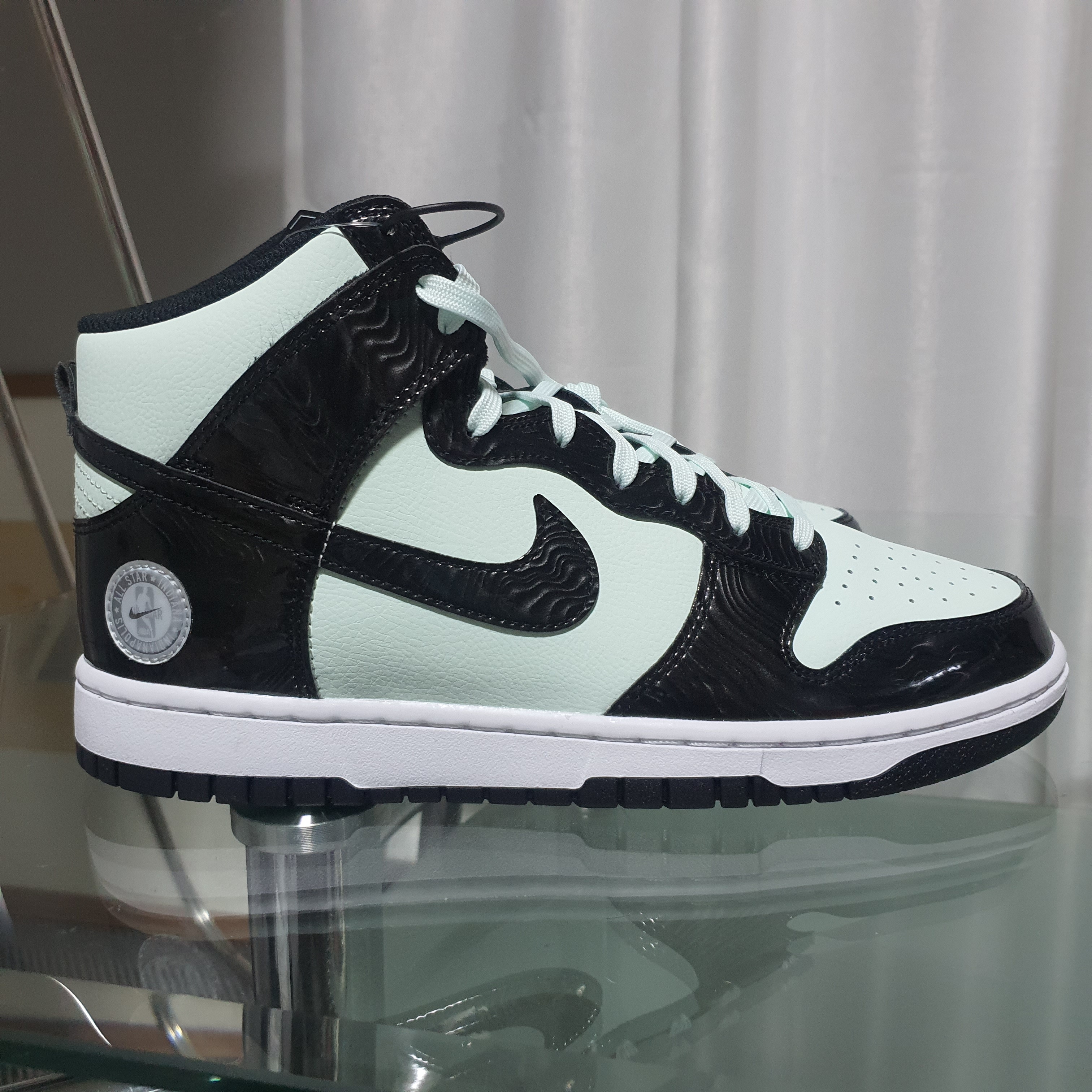 Nike Dunk High Barely Green 착용 스타일 - 4