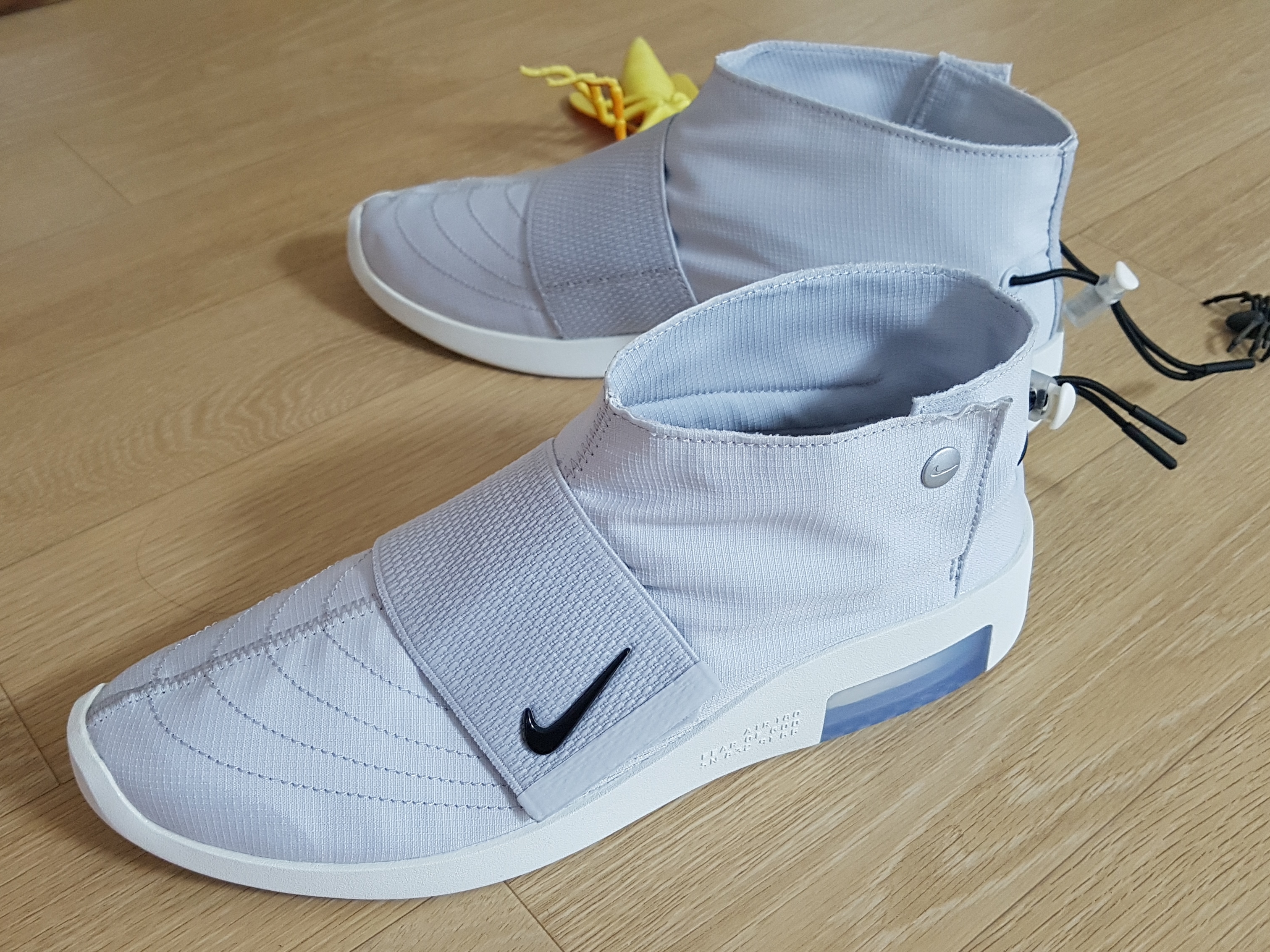 NIke x Fear of God Air Fear of God 1 Black, Nike x Fear of God Air Fear of God Raid Light Bone 착용 스타일 - 3