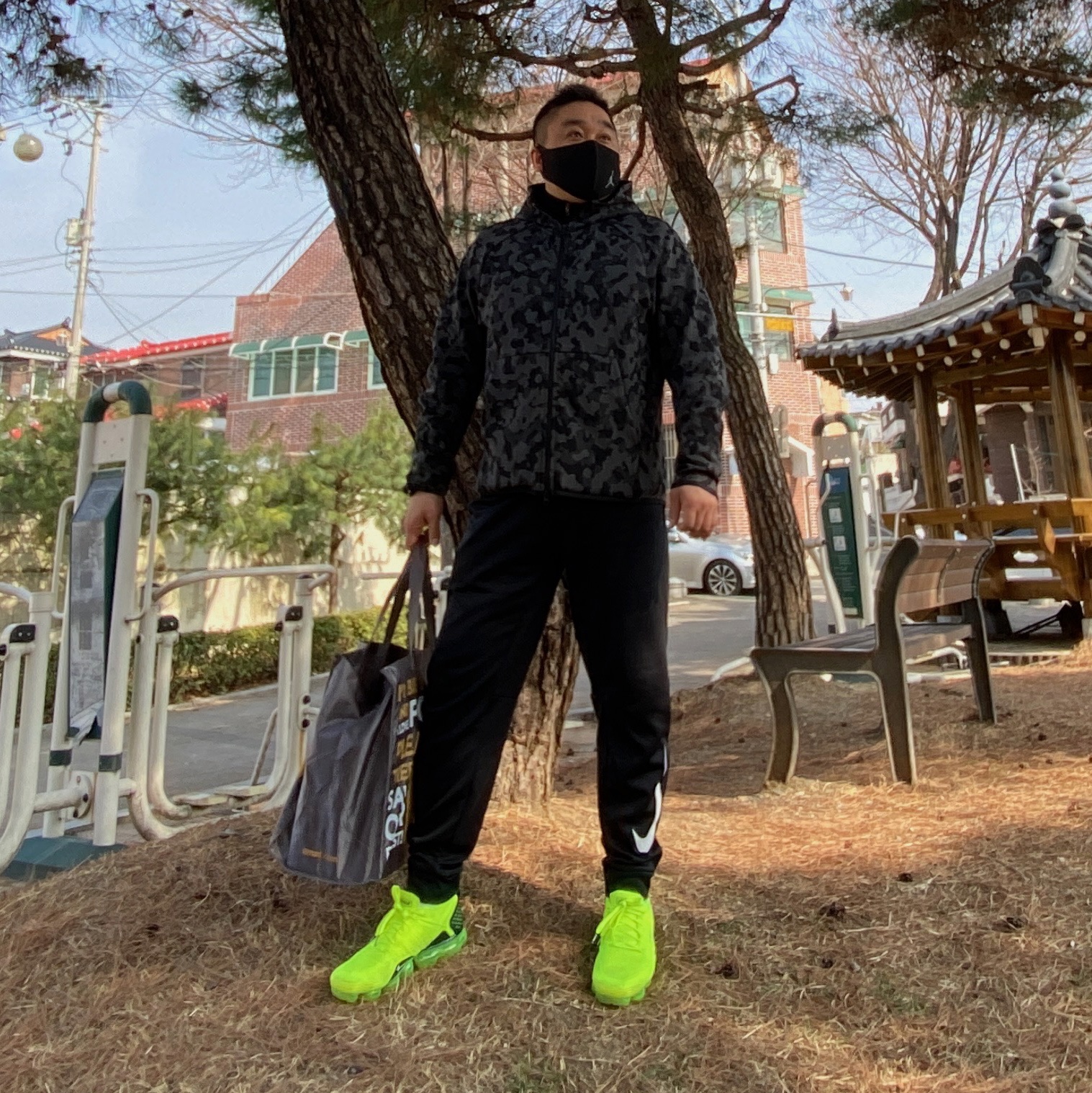 Nike Air VaporMax 2 Volt 착용 스타일