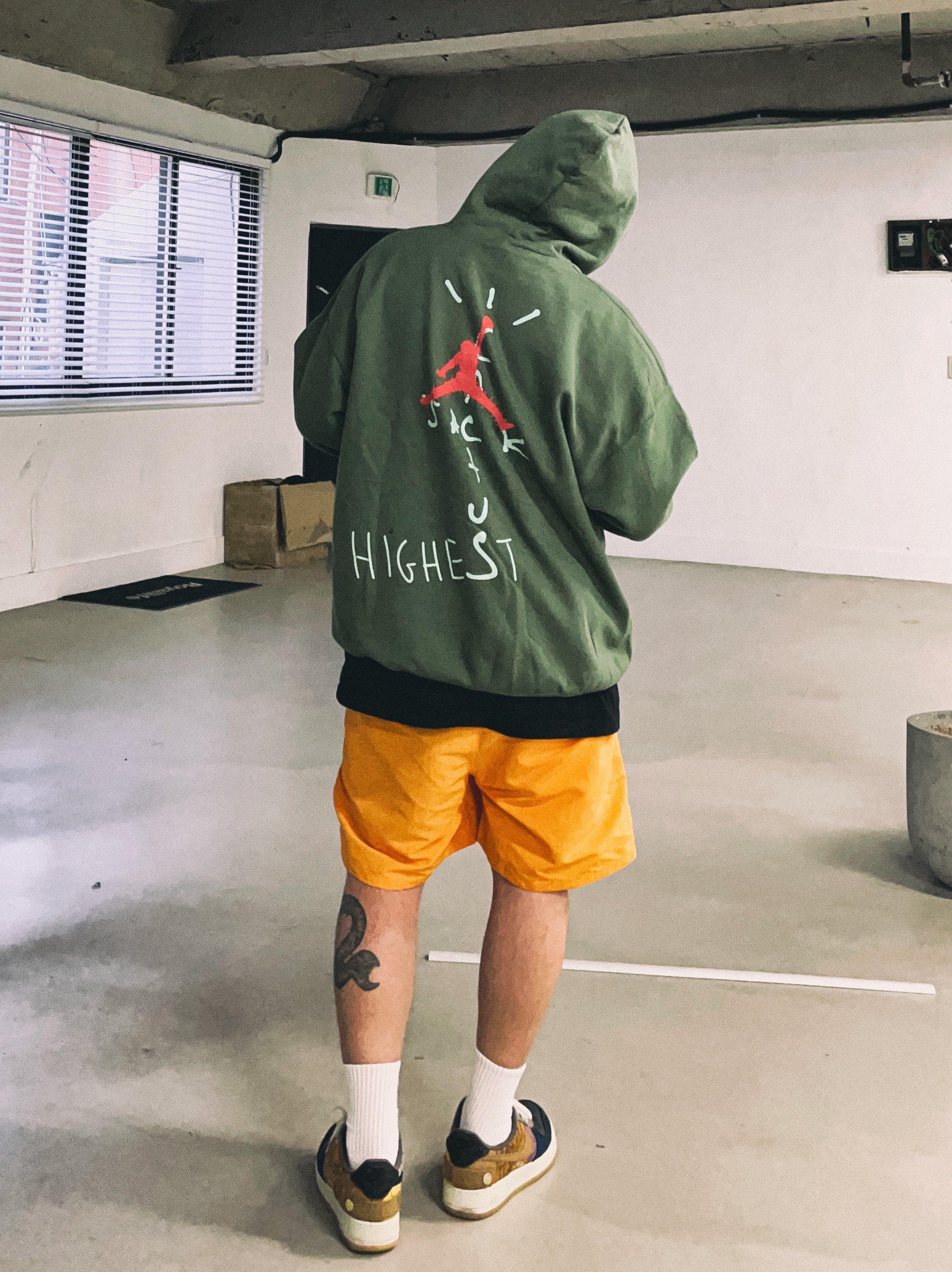 Nike x Travis Scott Air Force 1 Low Cactus Jack 착용 스타일 - 2