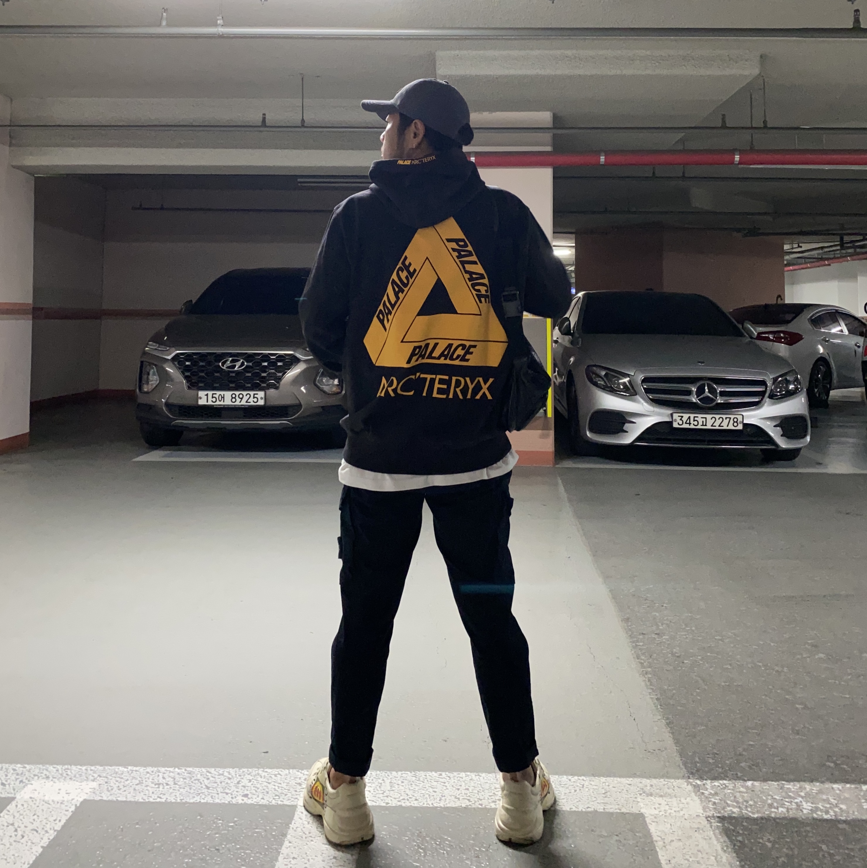 Palace x Arc'teryx Hood Black - 20FW, Gucci Rhyton Leather Sneakers Square Logo 착용 스타일 - 1