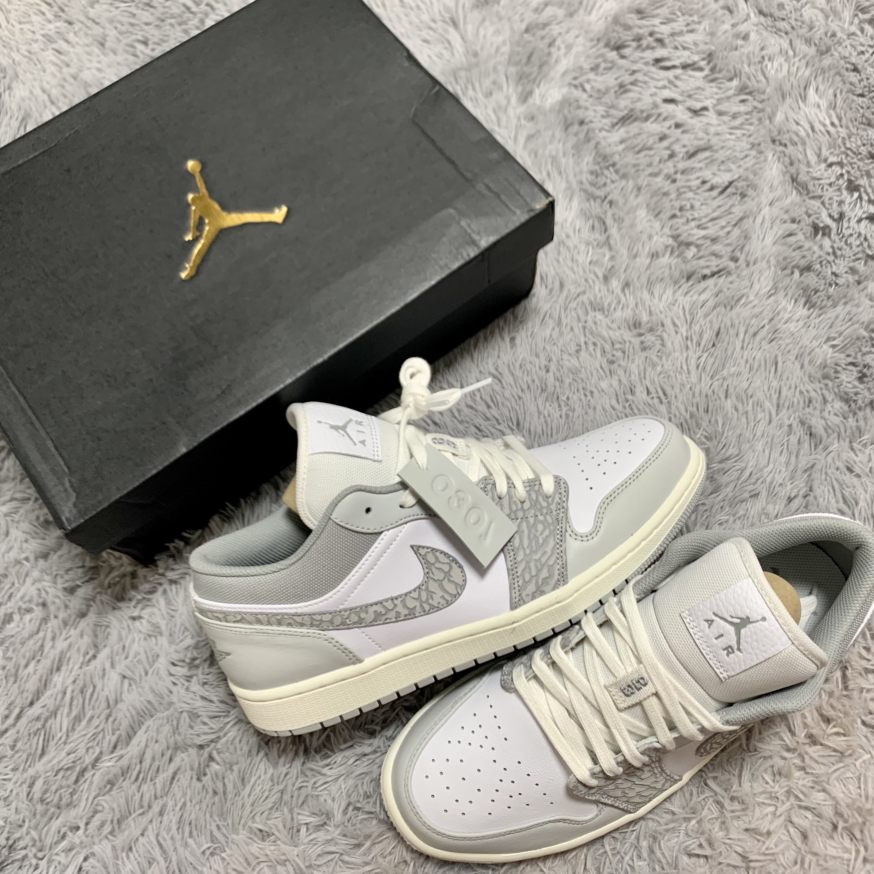 Jordan 1 Low PRM Elephant Print 착용 스타일