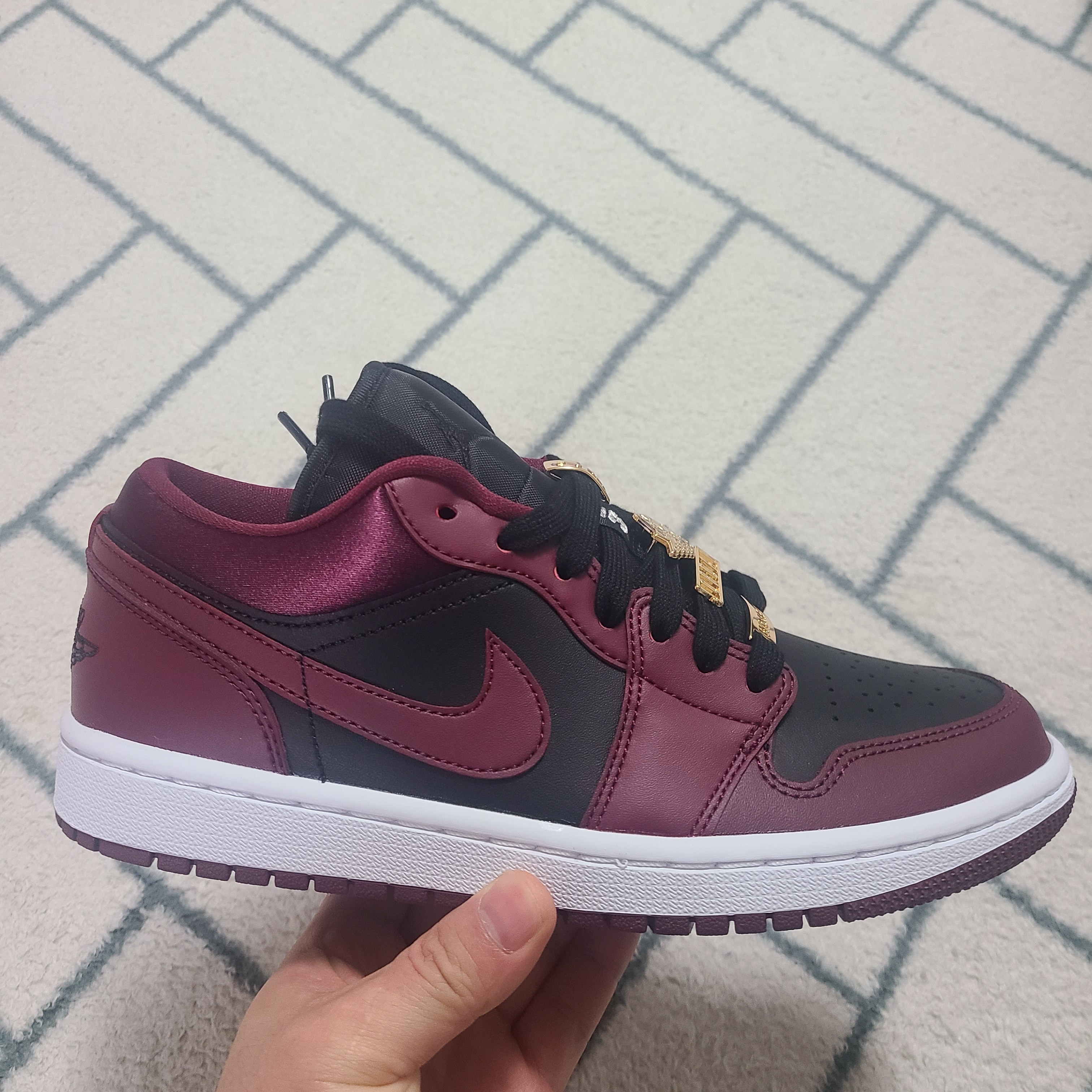 (W) Jordan 1 Low SE Dark Beetroot 착용 스타일 - 2