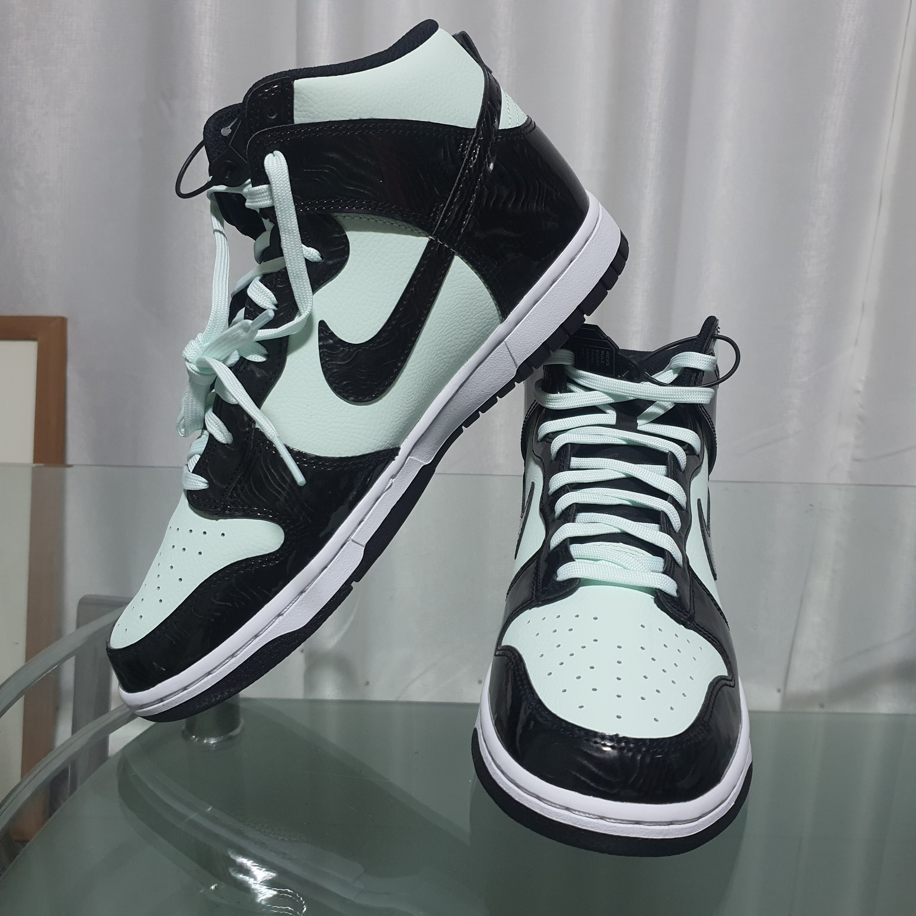 Nike Dunk High Barely Green 착용 스타일 - 1