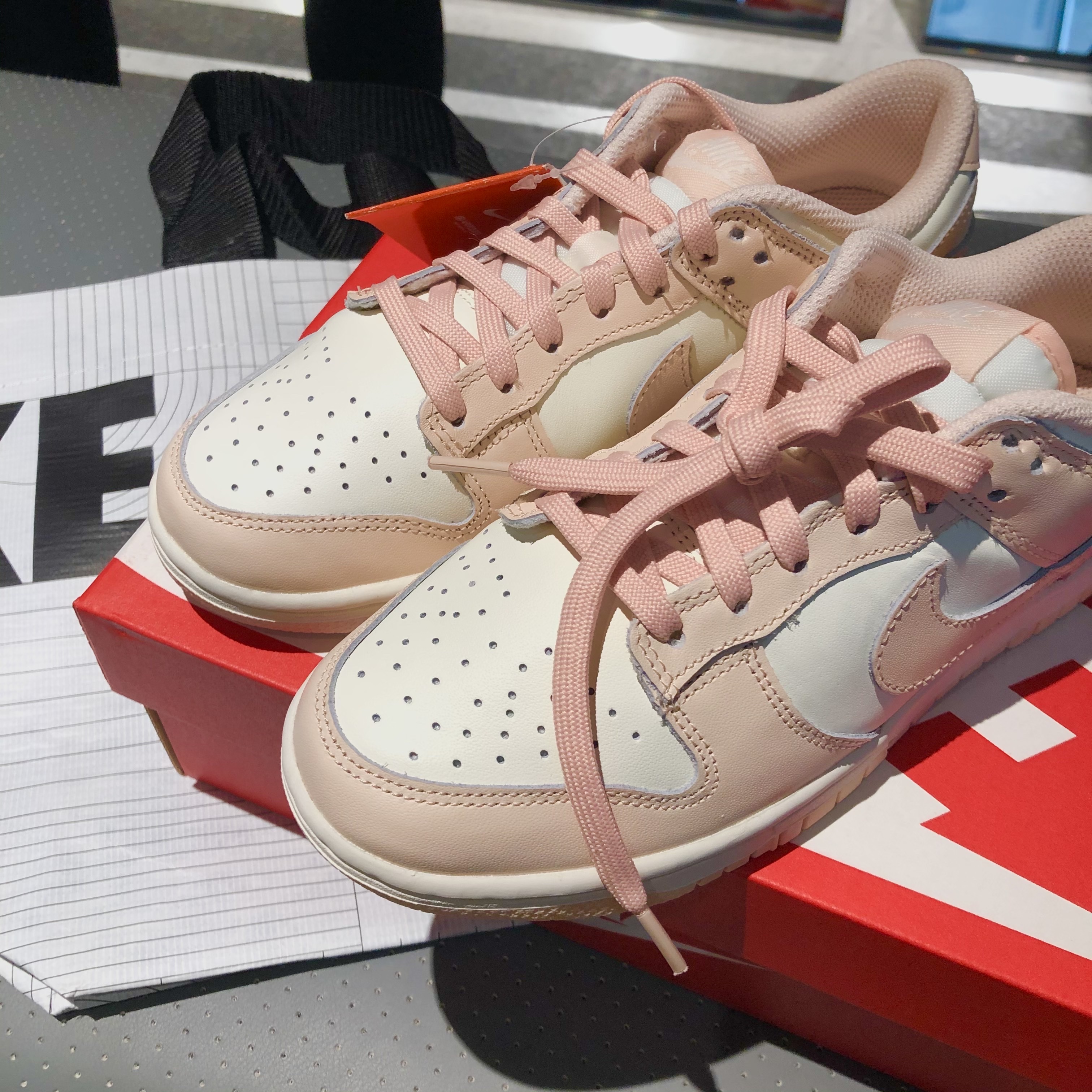 (W) Nike Dunk Low Orange Pearl 착용 스타일