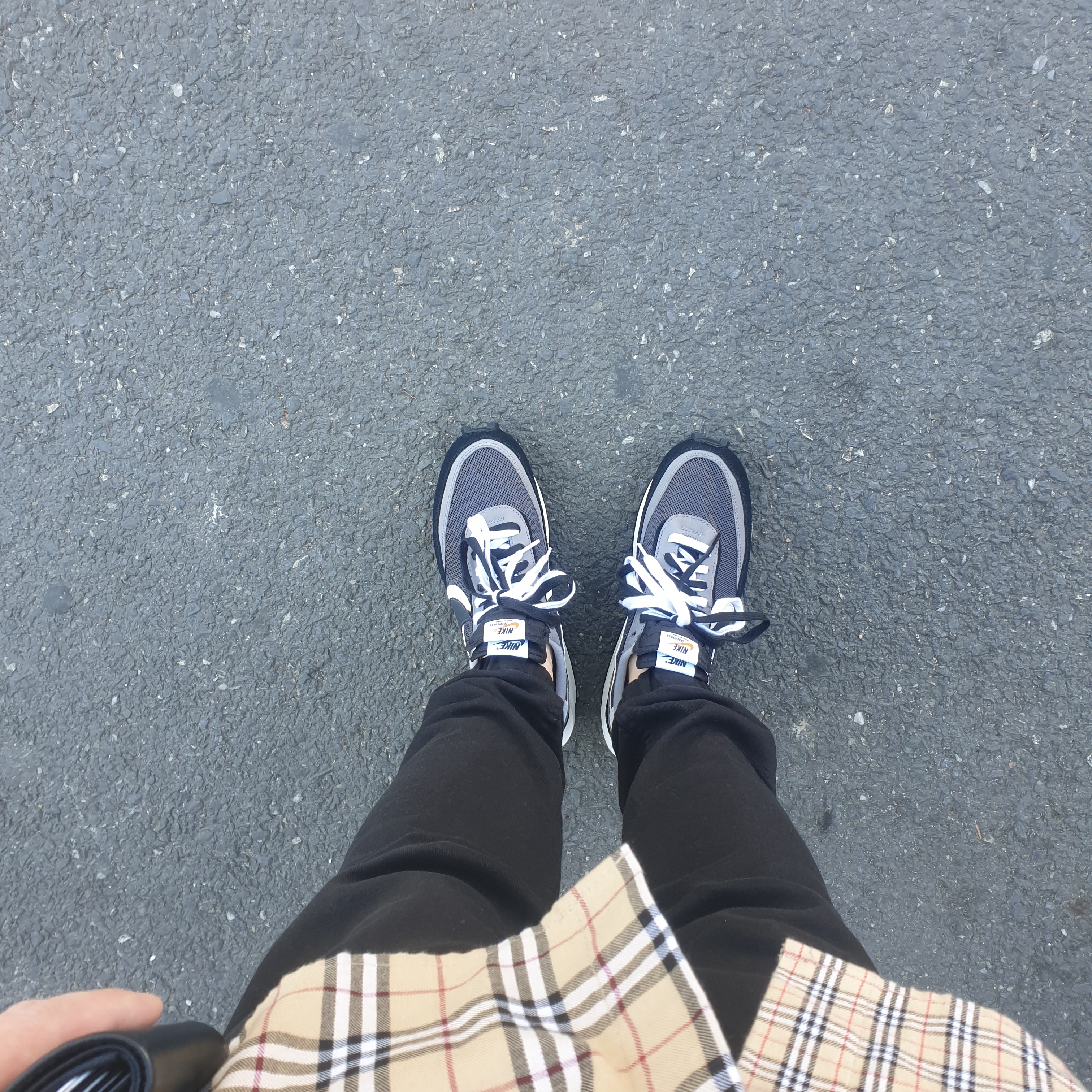 Nike x Sacai LDWaffle Black 착용 스타일