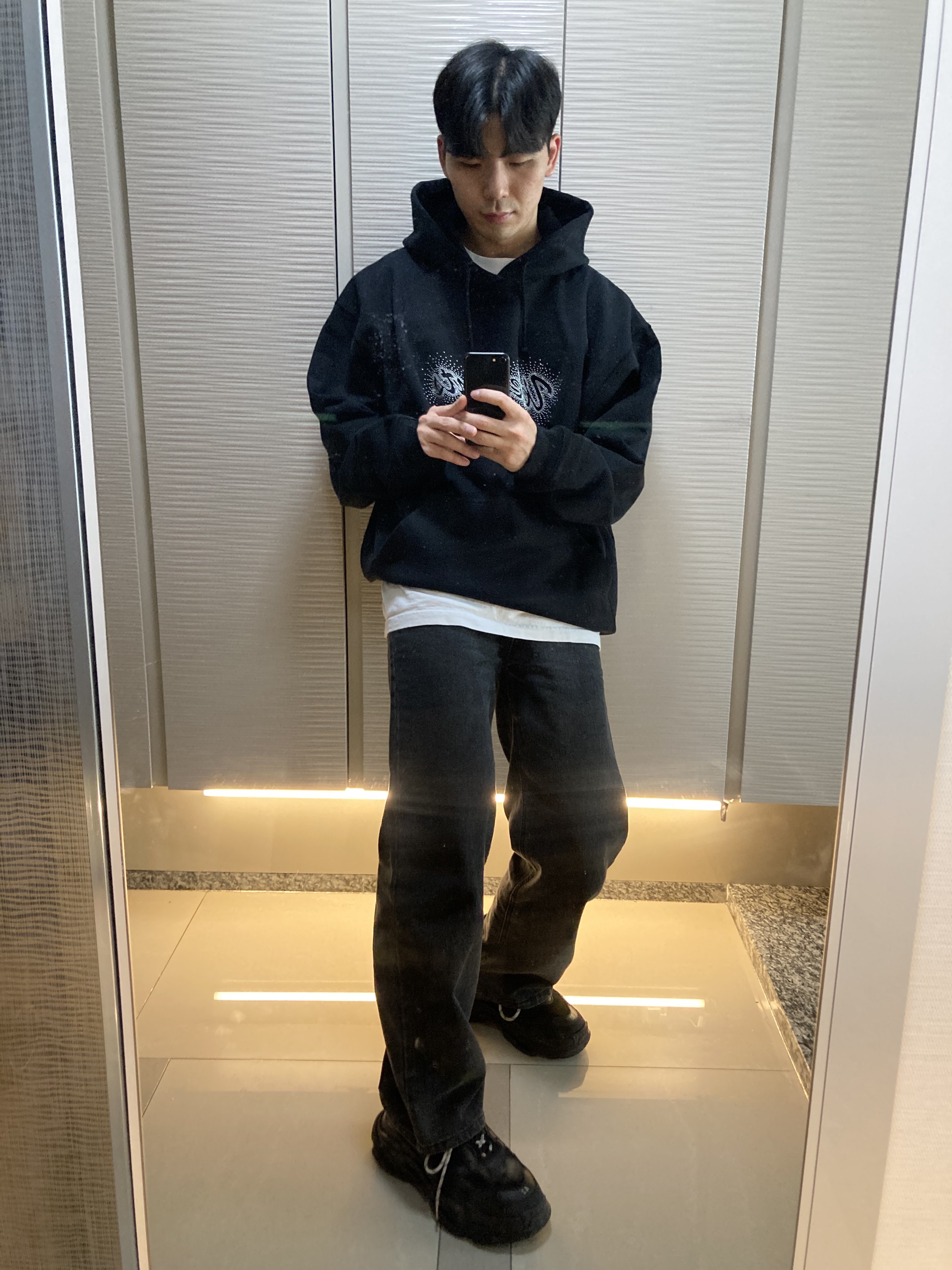 Balenciaga Triple S Sneakers Black 2020 착용 스타일
