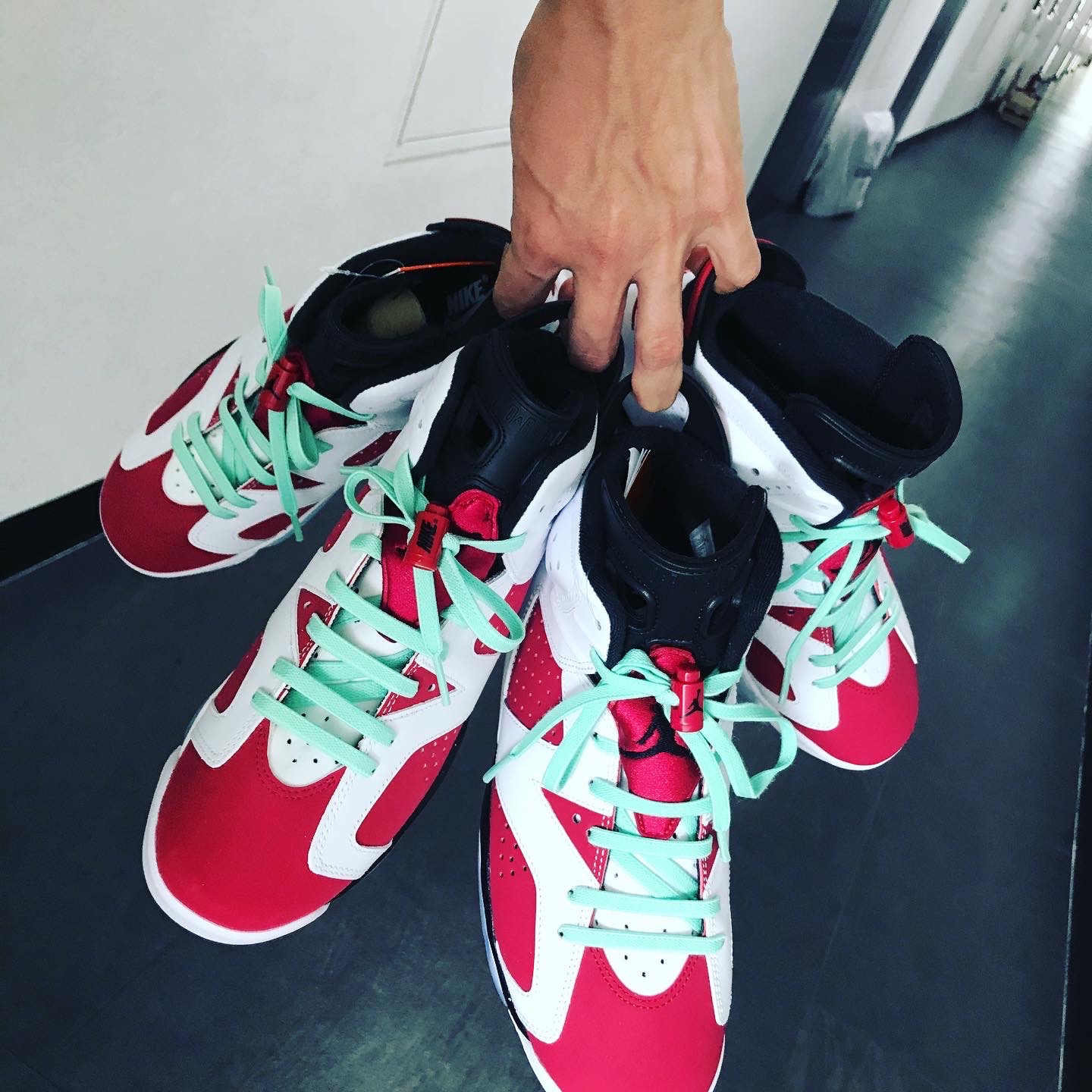 Jordan 6 Retro Carmine 2021 착용 스타일