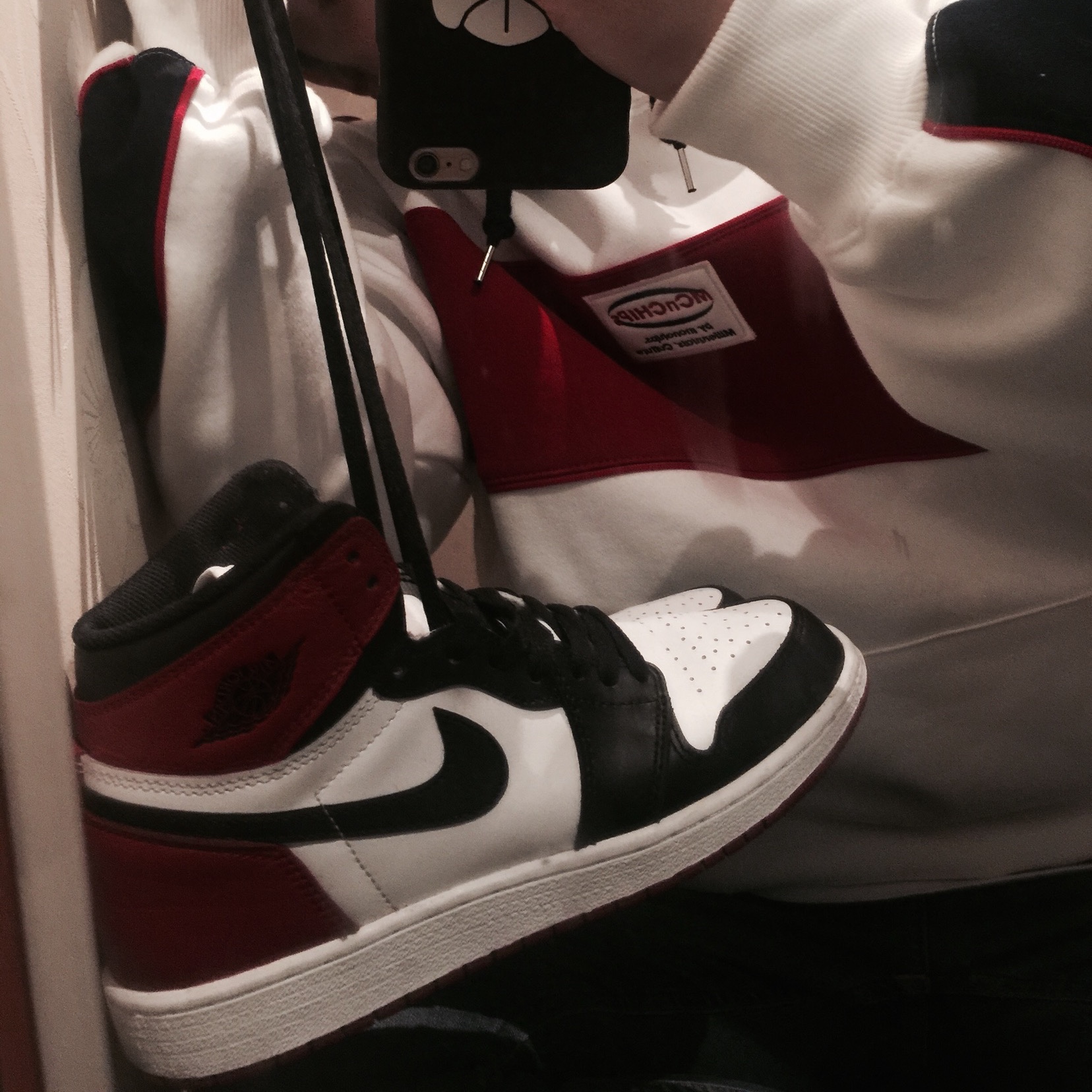 (GS) Jordan 1 Retro High OG Black White 2014, (GS) Jordan 1 Retro High OG Reverse Shattered Backboard 착용 스타일 - 3