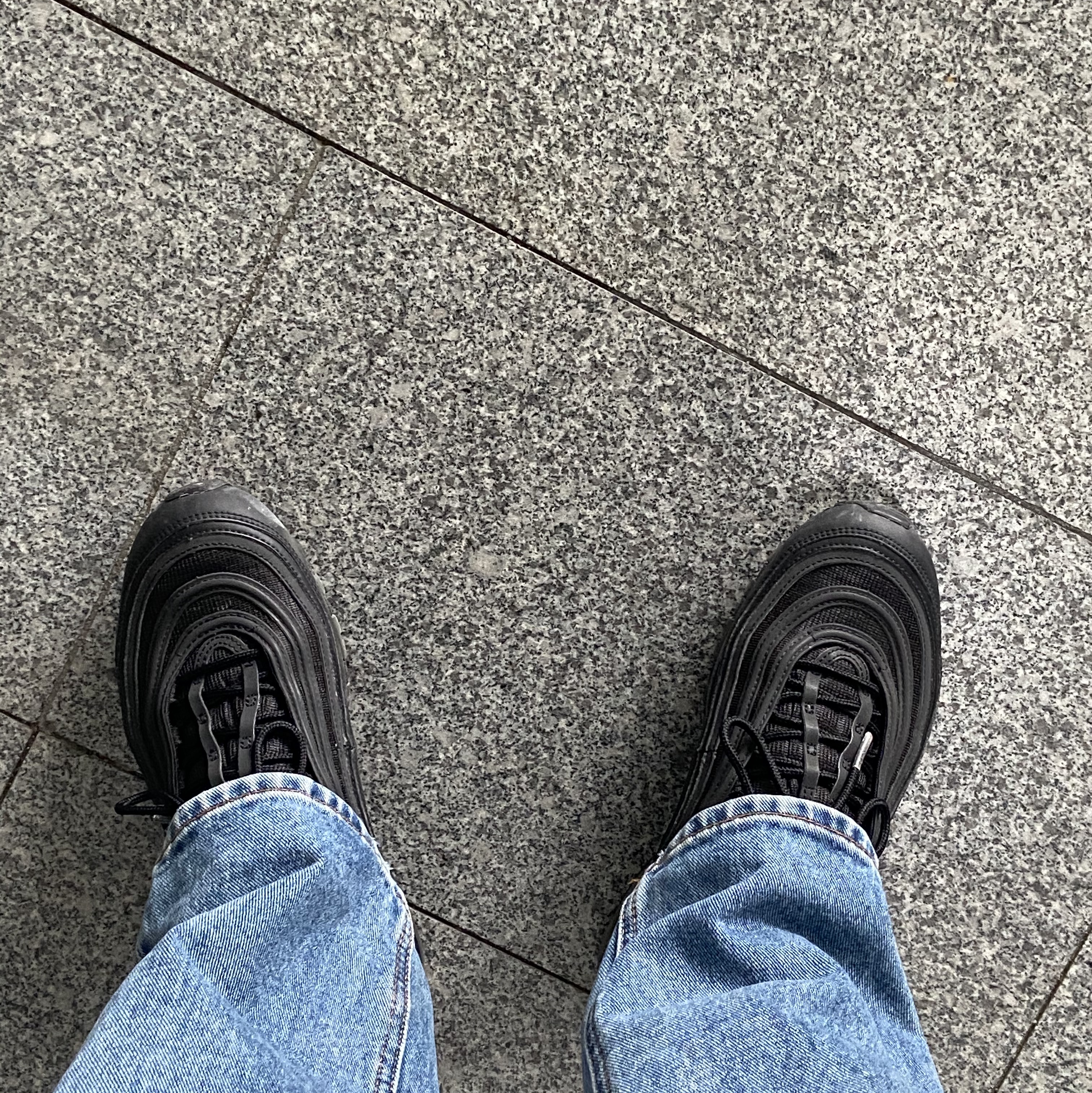 (W) Nike Air Max 97 Black Dark Grey 착용 스타일