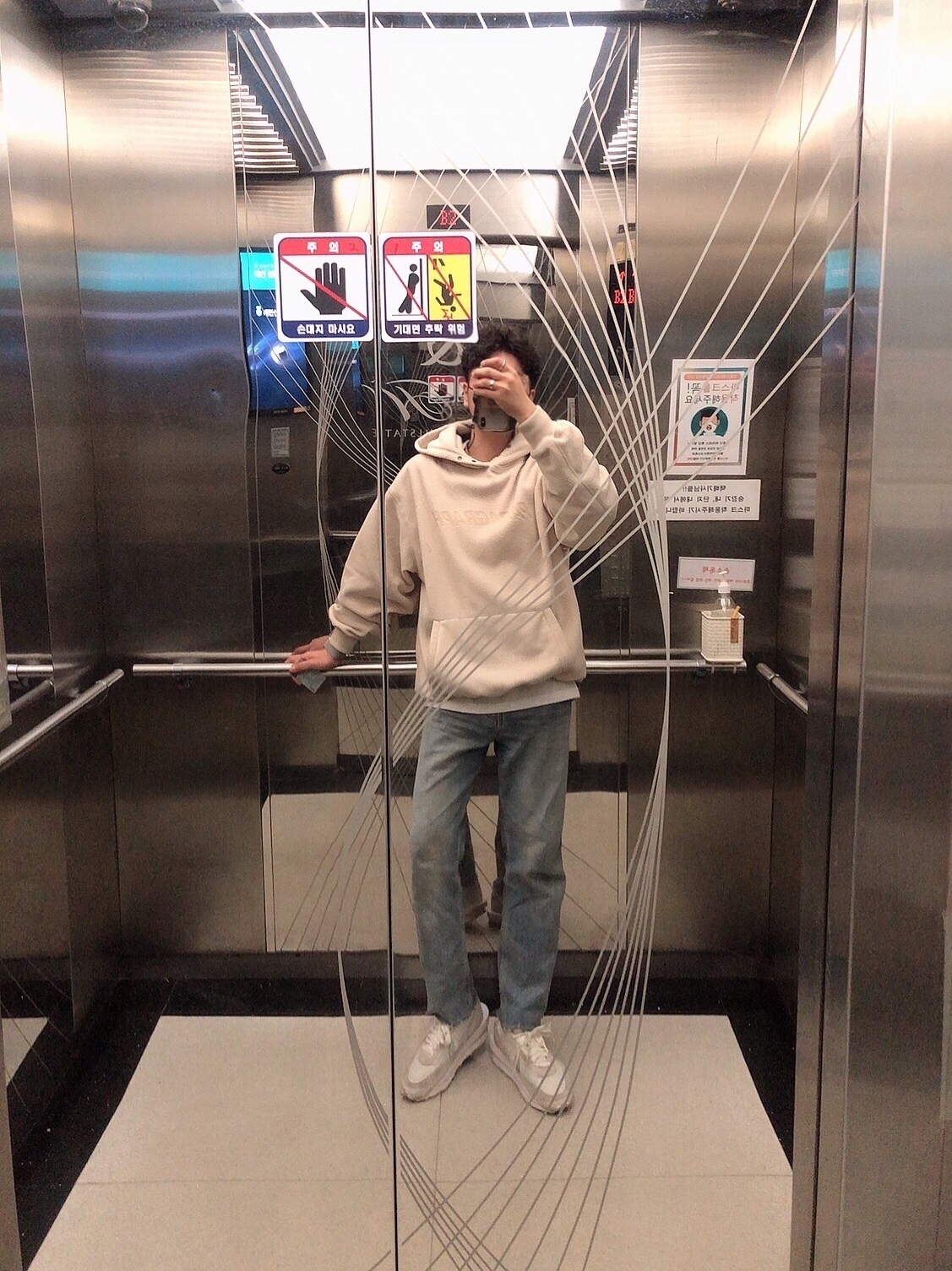Nike x Sacai LDWaffle White Nylon 착용 스타일