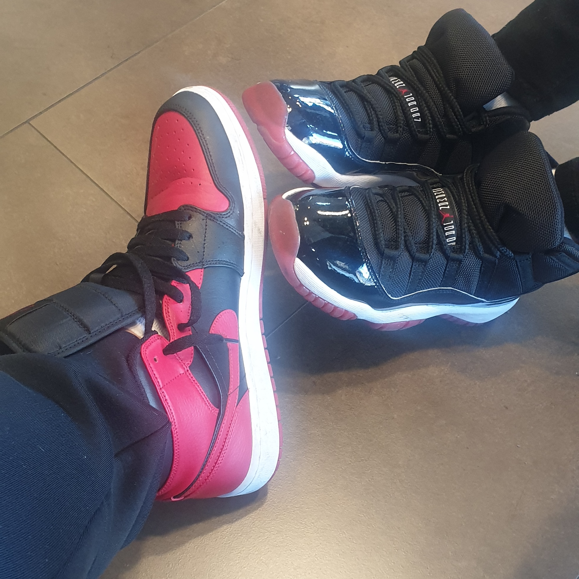 Jordan 1 Mid Bred Banned 2020, Jordan 11 Retro Bred 2019 착용 스타일