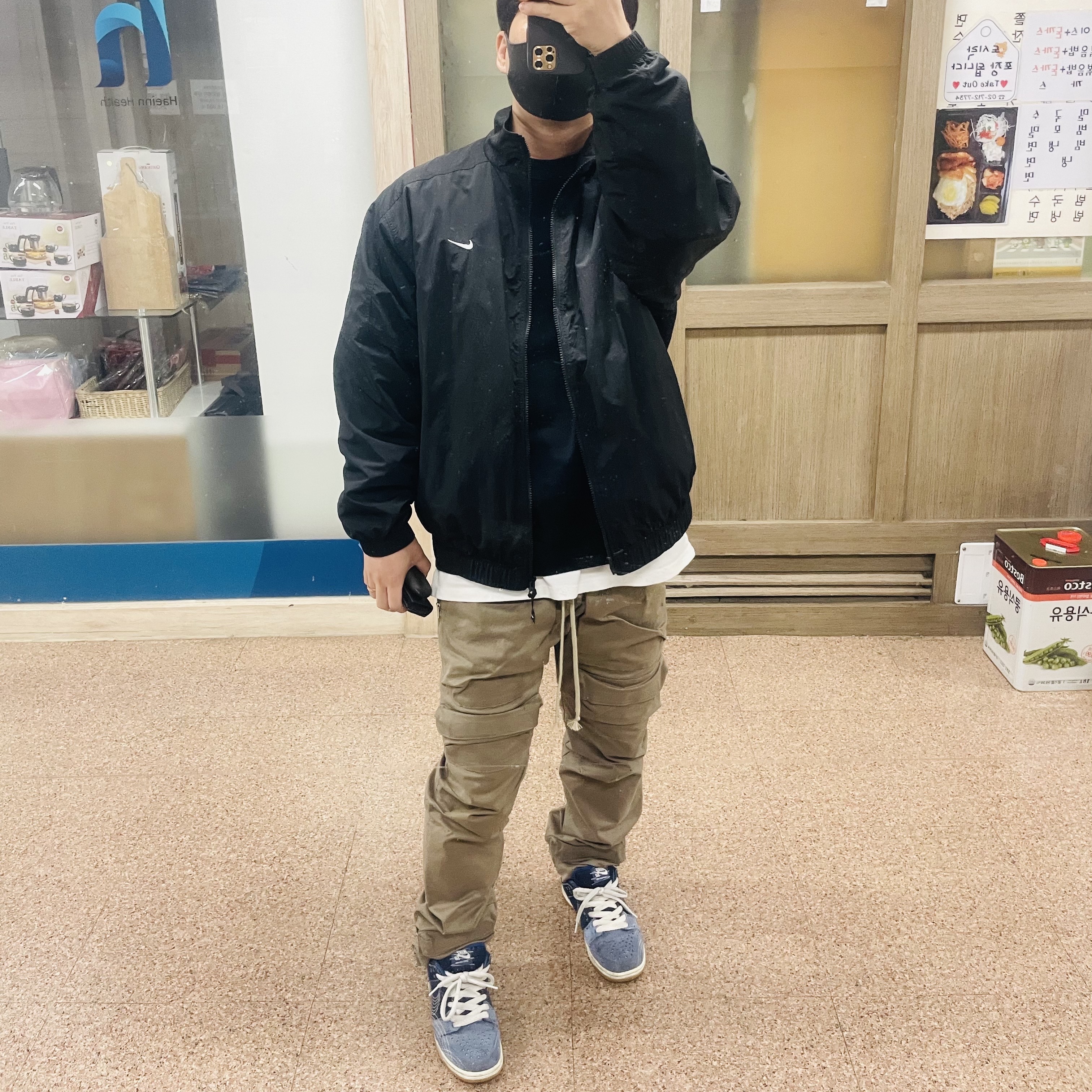 Nike M NRG Track Jacket Black, Nike SB Dunk Low Pro Mystic Navy 착용 스타일