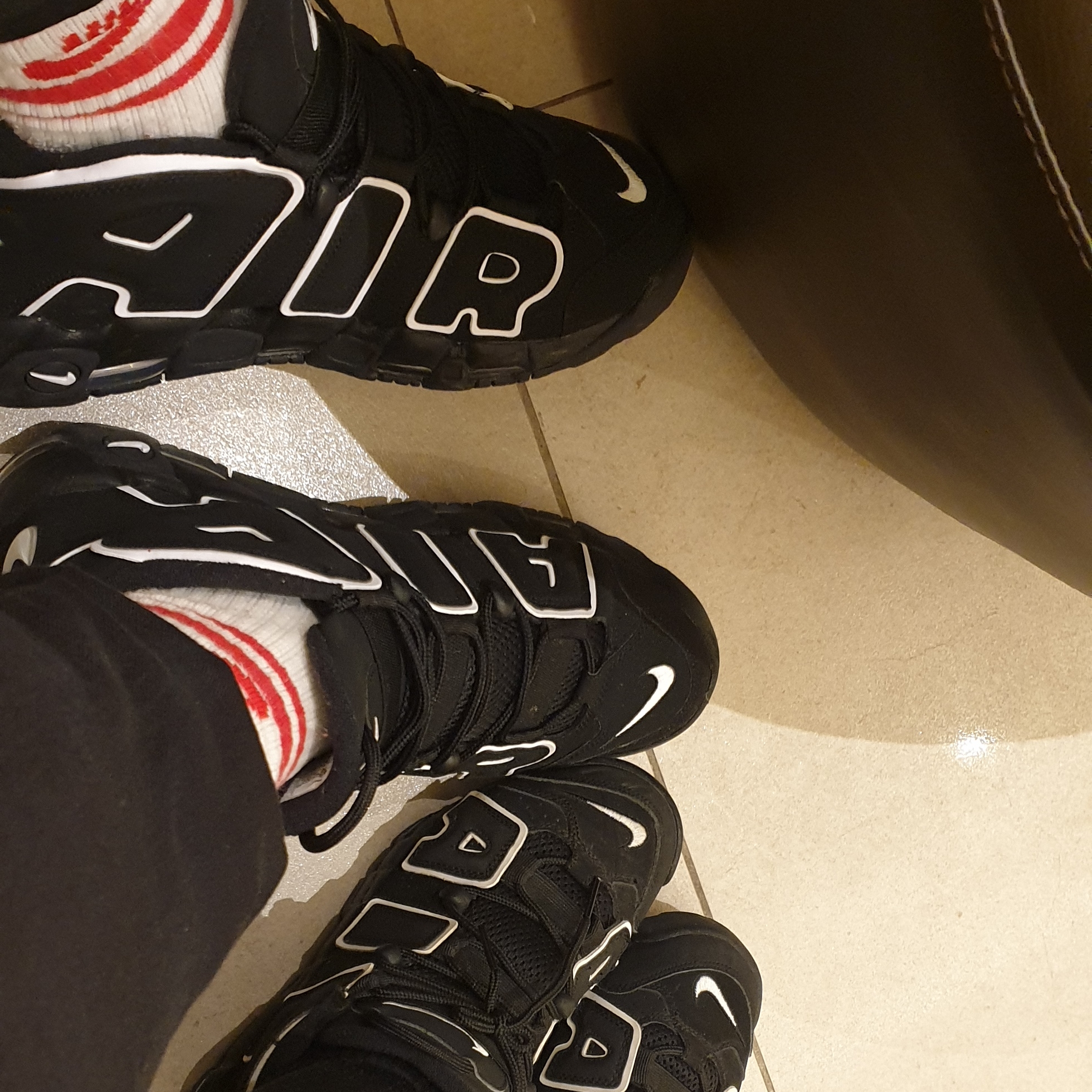 Nike Air More Uptempo Black White 2020, (GS) Nike Air More Uptempo Black White 2020 착용 스타일