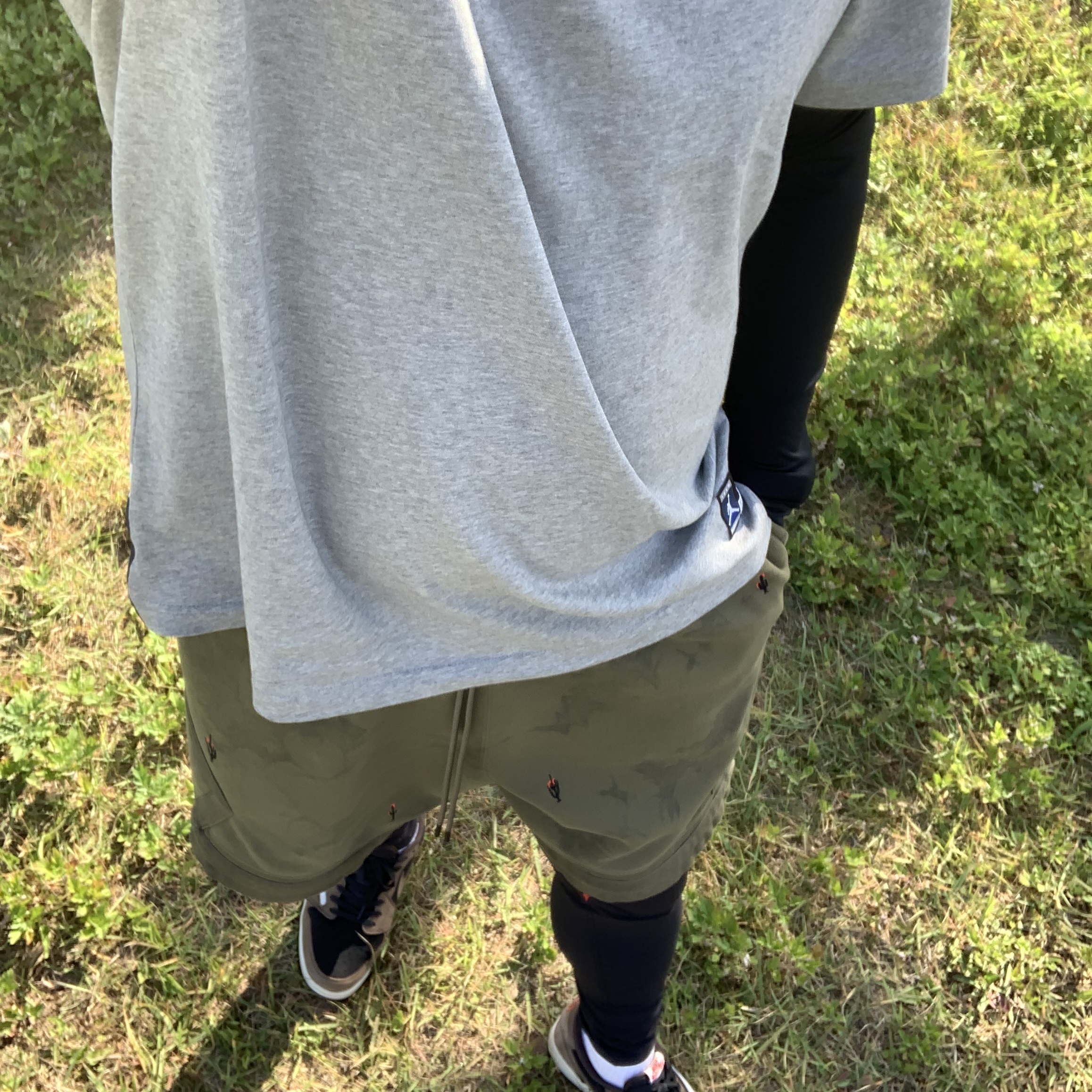 Jordan 1 x Travis Scott Retro Low OG SP Mocha, Jordan x Travis Scott Washed Suede Shorts 착용 스타일 - 1