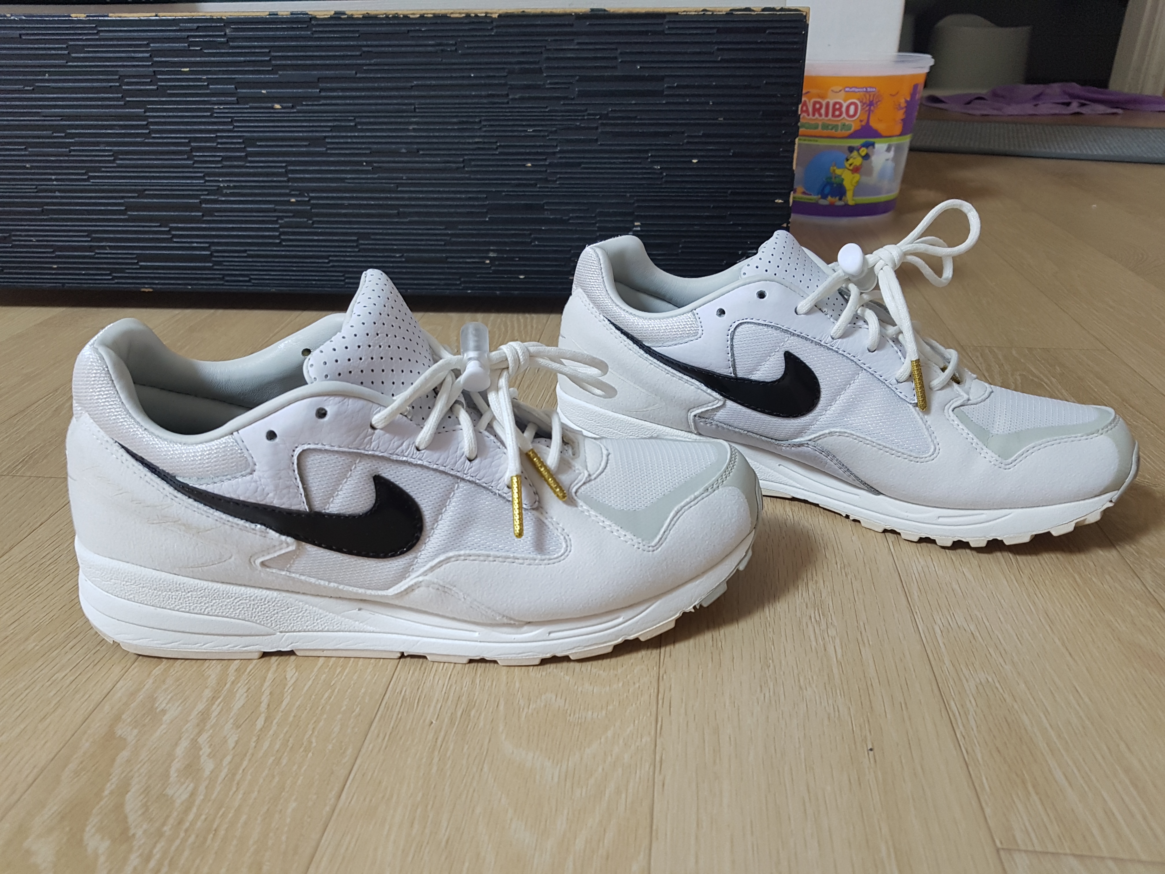 NIke x Fear of God Air Fear of God 1 Black, Nike x Fear of God Air Fear of God Raid Light Bone 착용 스타일 - 4