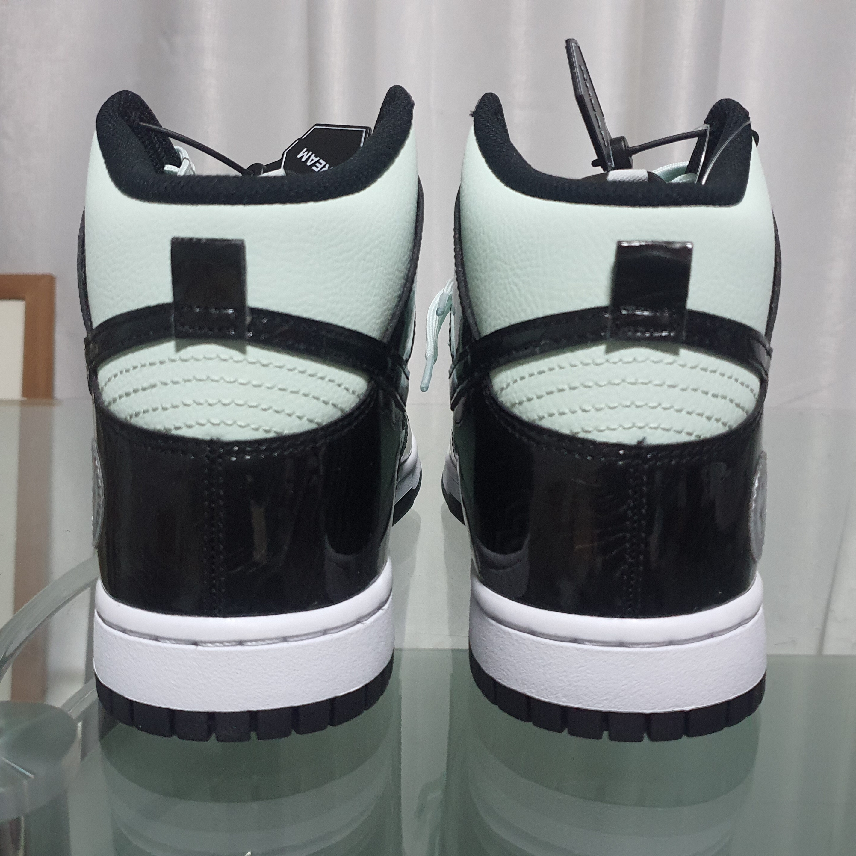 Nike Dunk High Barely Green 착용 스타일 - 5
