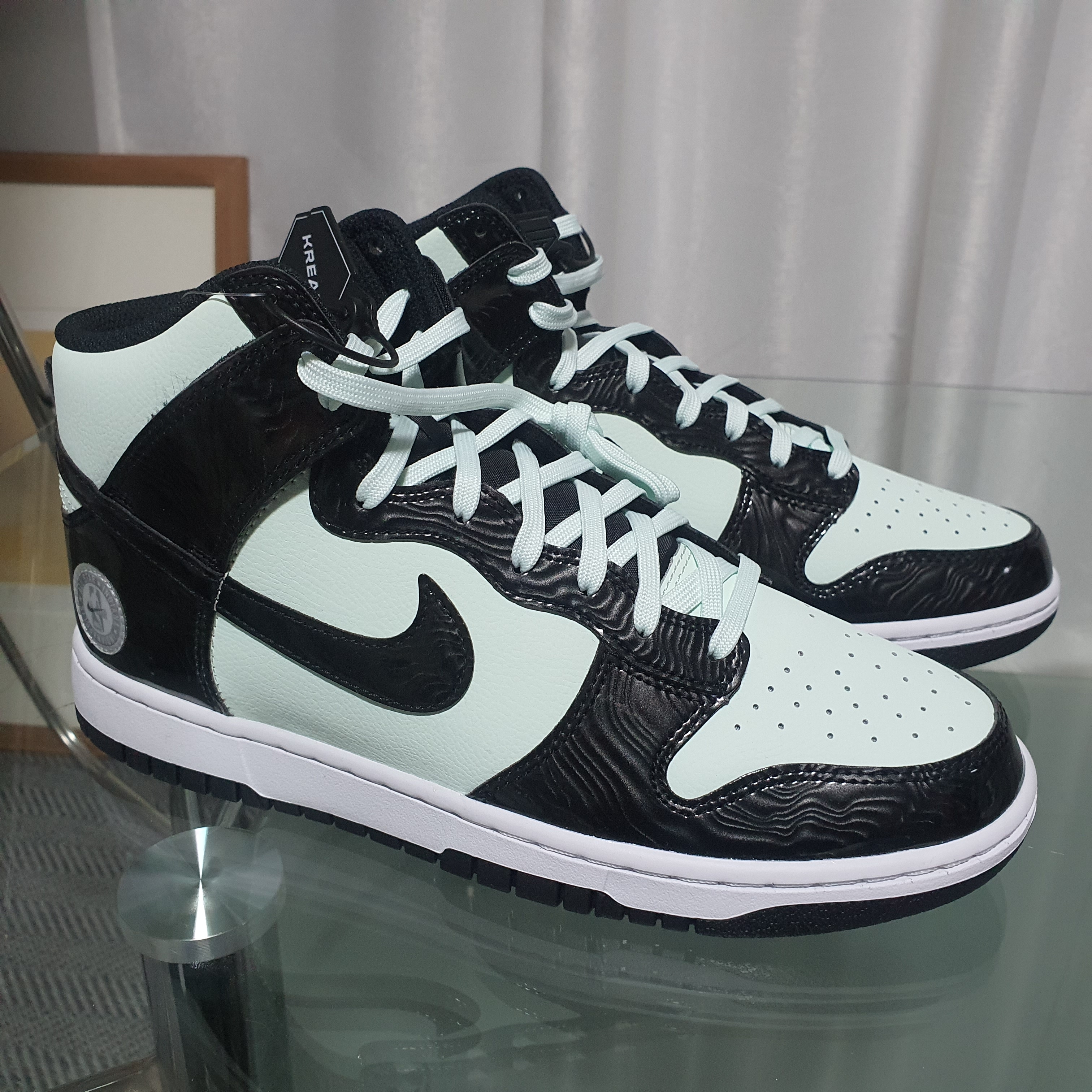 Nike Dunk High Barely Green 착용 스타일 - 2