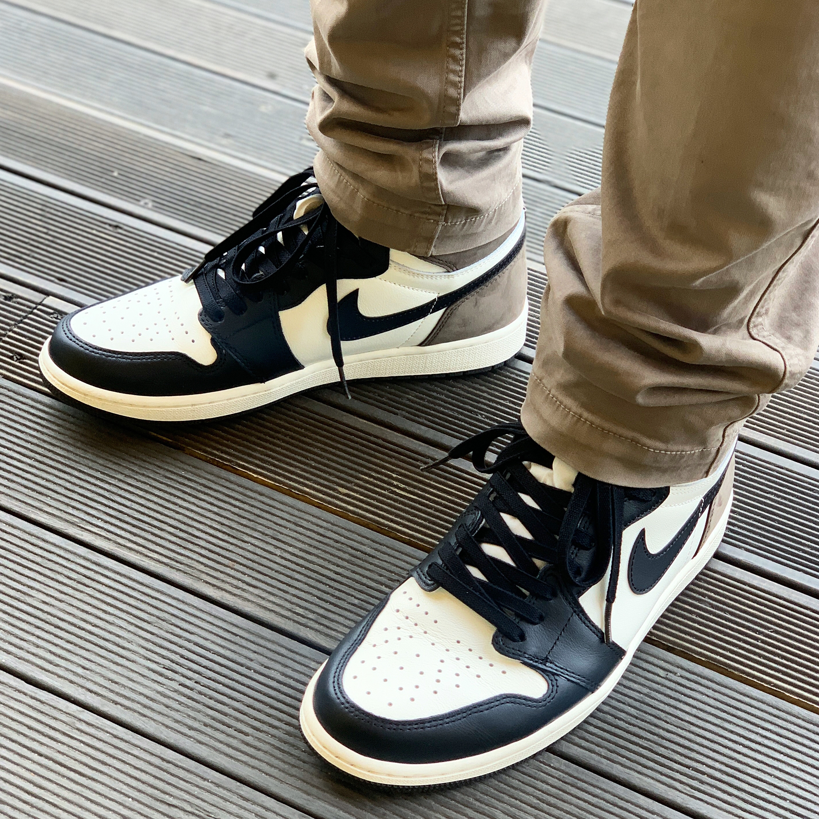 Jordan 1 Retro High OG Black Mocha 착용 스타일