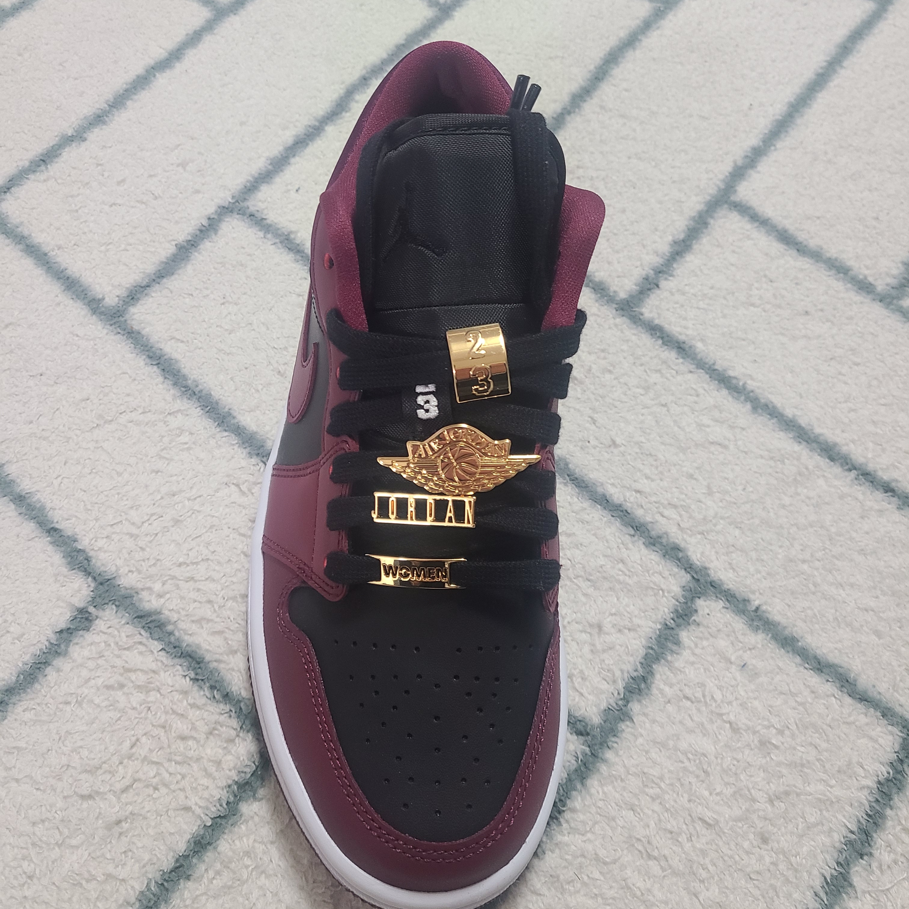 (W) Jordan 1 Low SE Dark Beetroot 착용 스타일 - 1