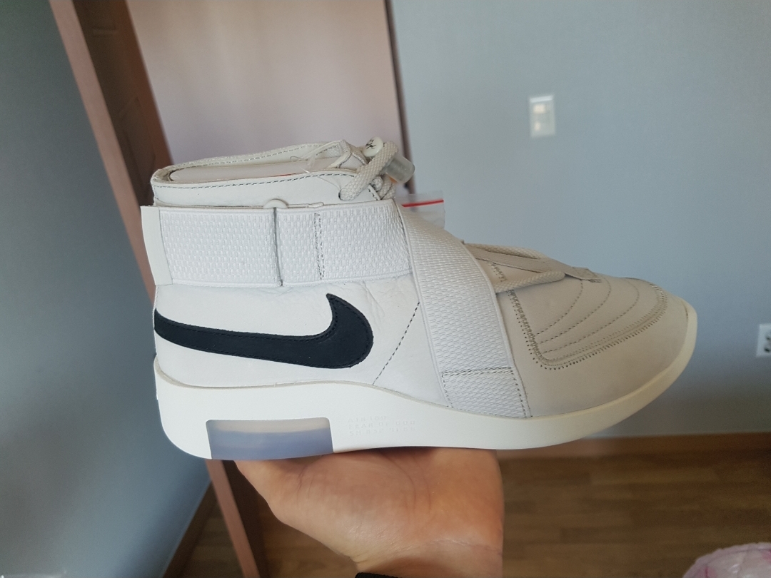 NIke x Fear of God Air Fear of God 1 Black, Nike x Fear of God Air Fear of God Raid Light Bone 착용 스타일 - 2