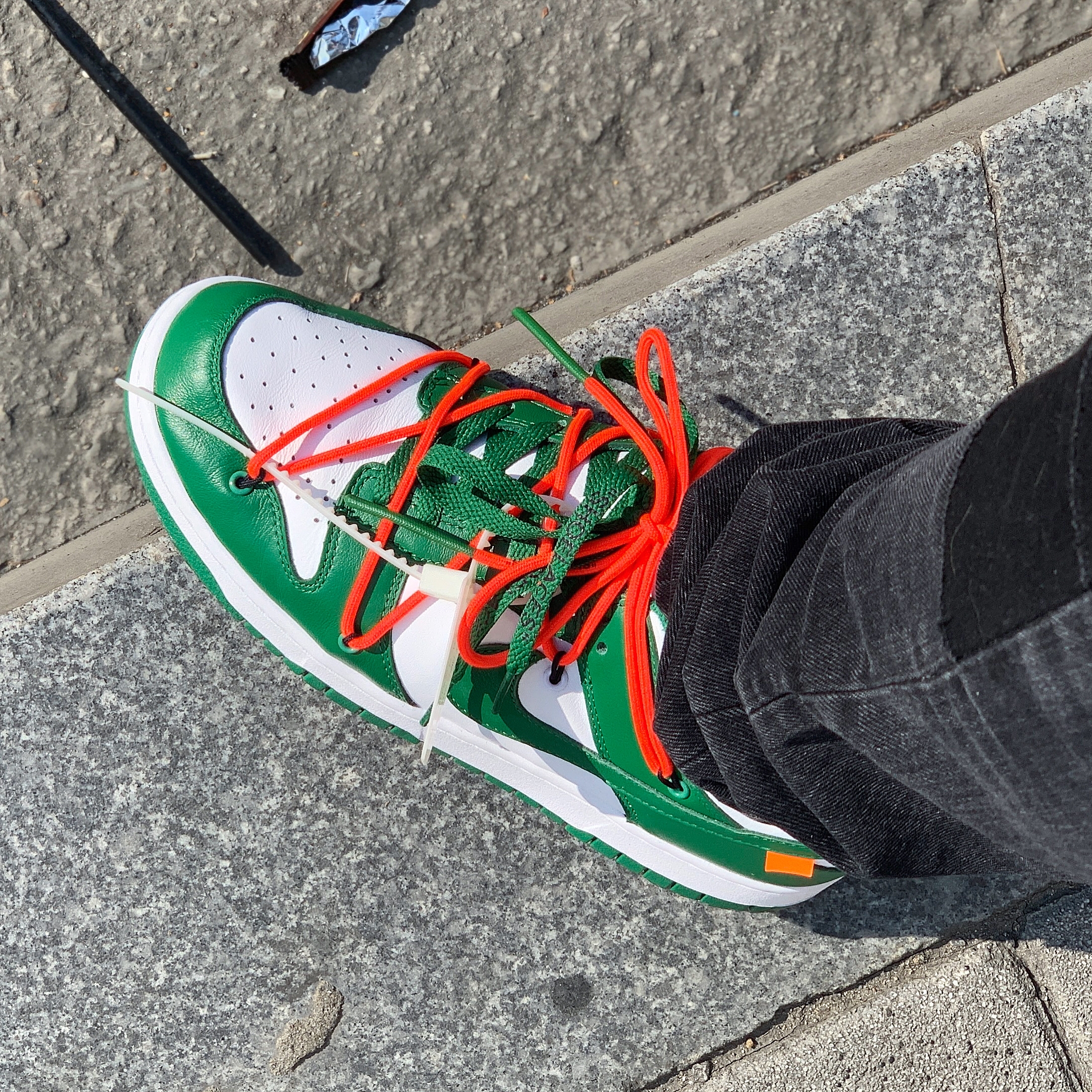 Nike x Off-White Dunk Low Pine Green 착용 스타일