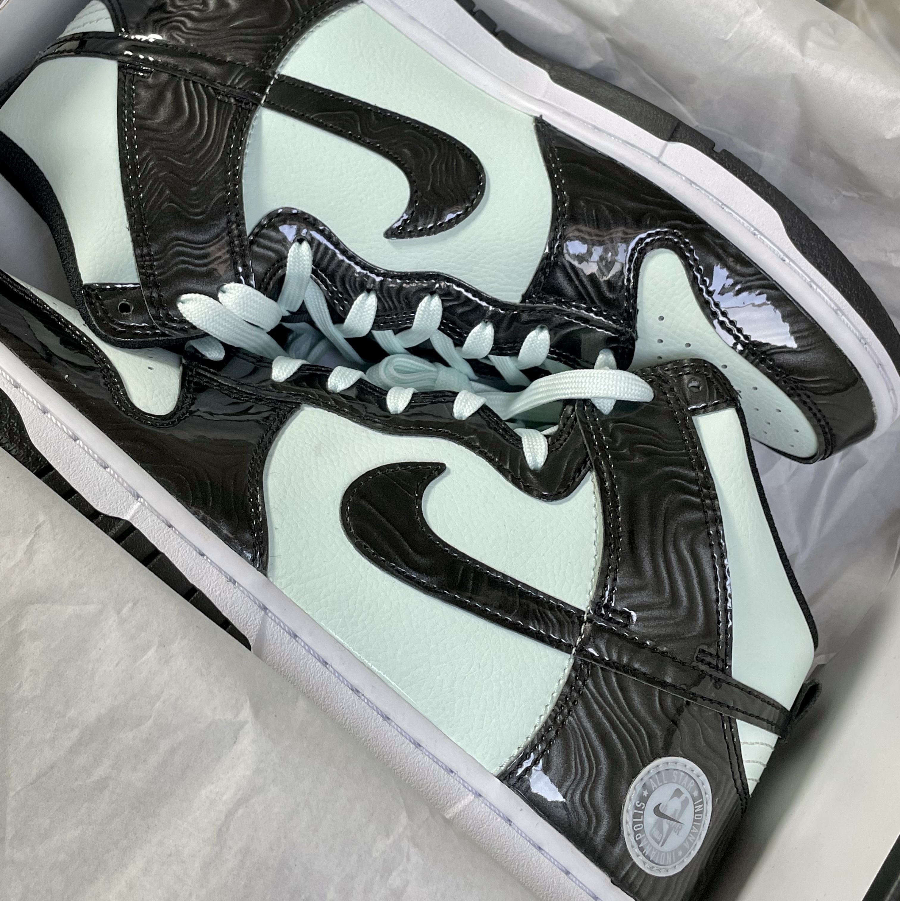 Nike Dunk High Barely Green 착용 스타일 - 1
