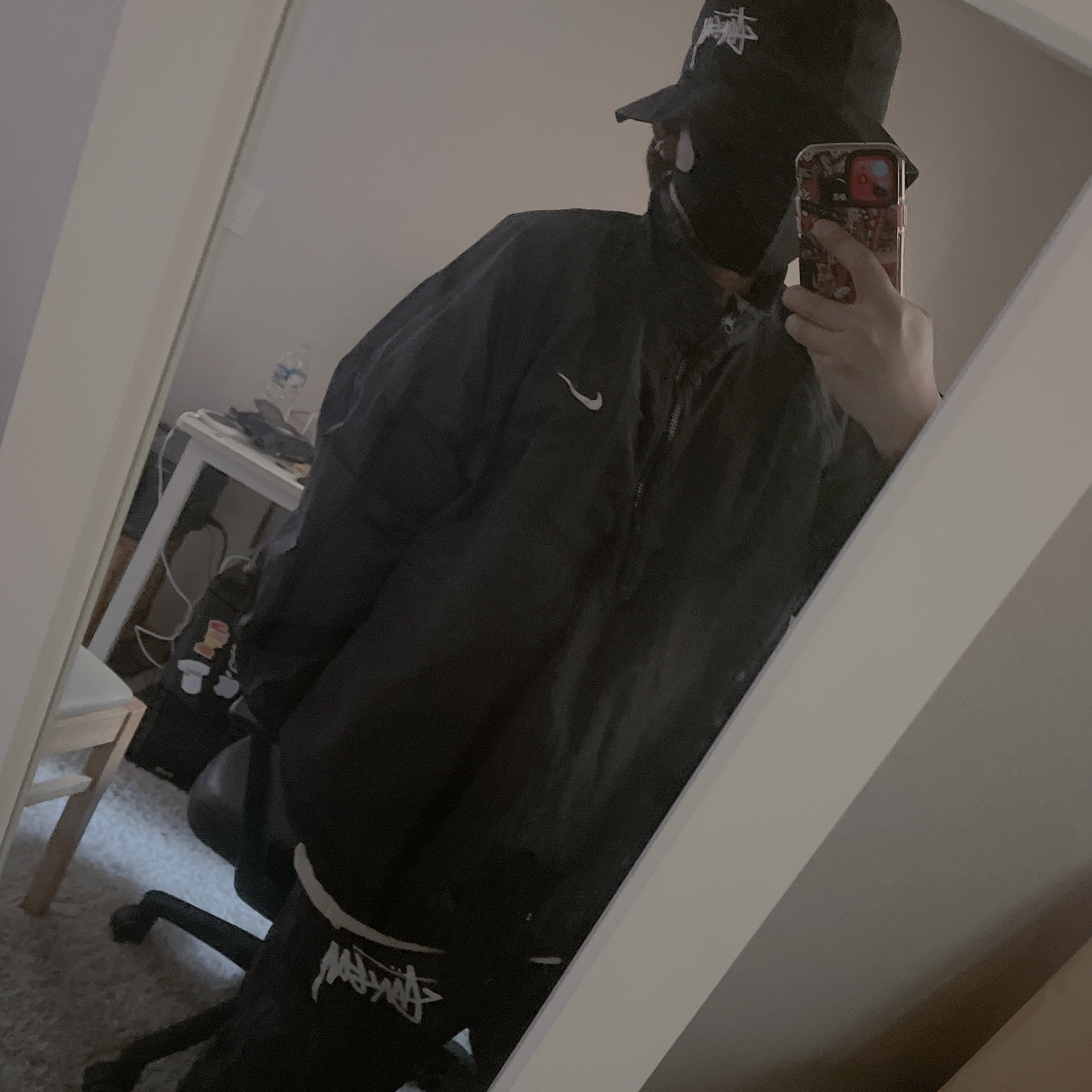 Nike x Stussy Windrunner Jacket Off Noir, Nike x Stussy Beach Pants Off Noir 착용 스타일