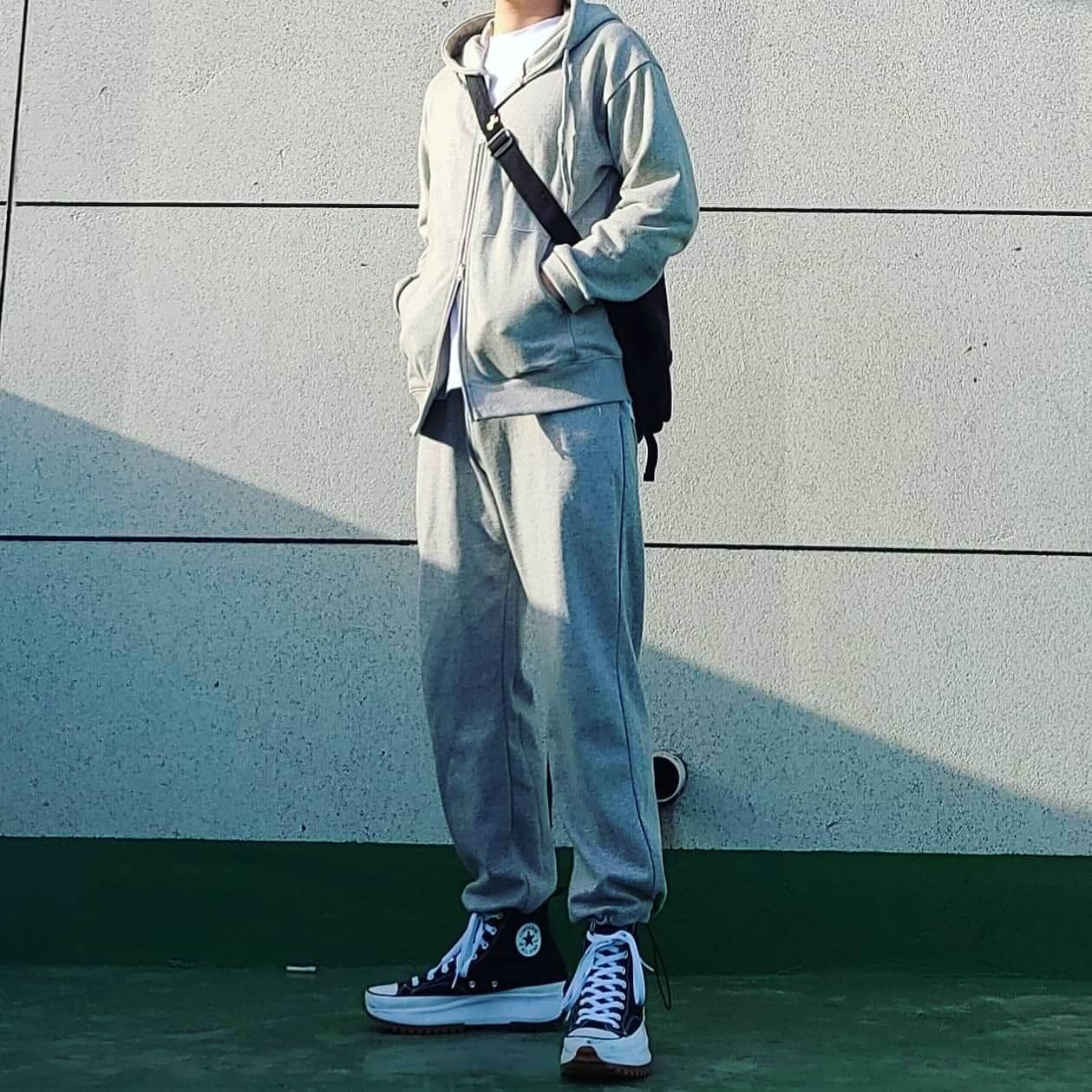 Converse Run Star Hike Hi Black White Gum 착용 스타일 - 3