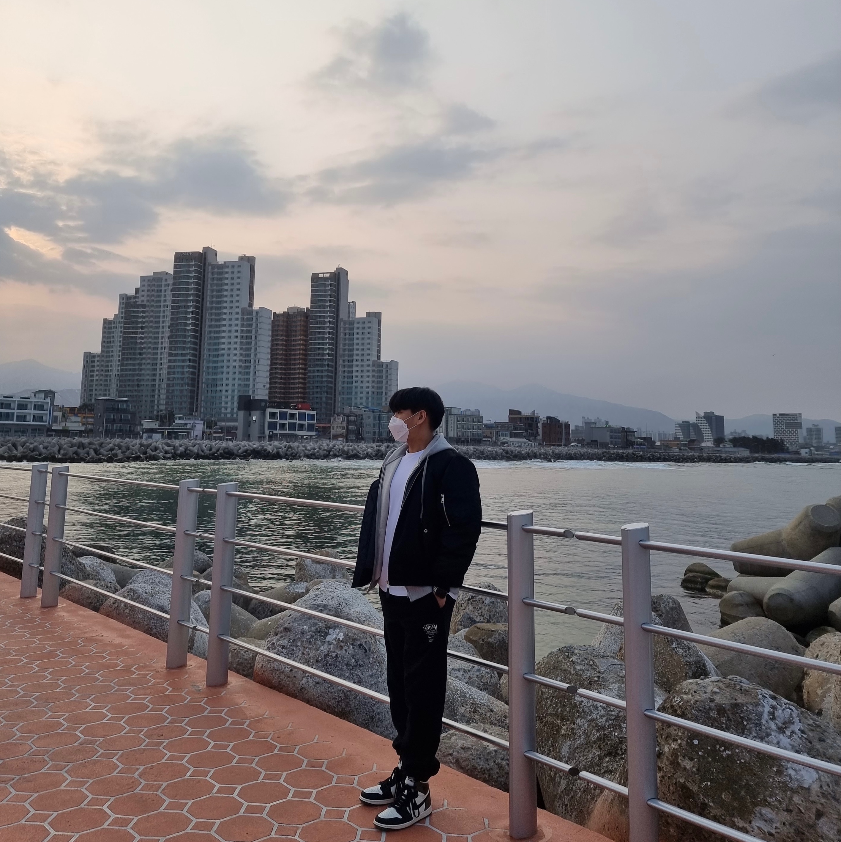 Jordan 1 Retro High OG Black Mocha, Nike x Stussy NRG ZR Fleece Pants Black - US/EU 착용 스타일