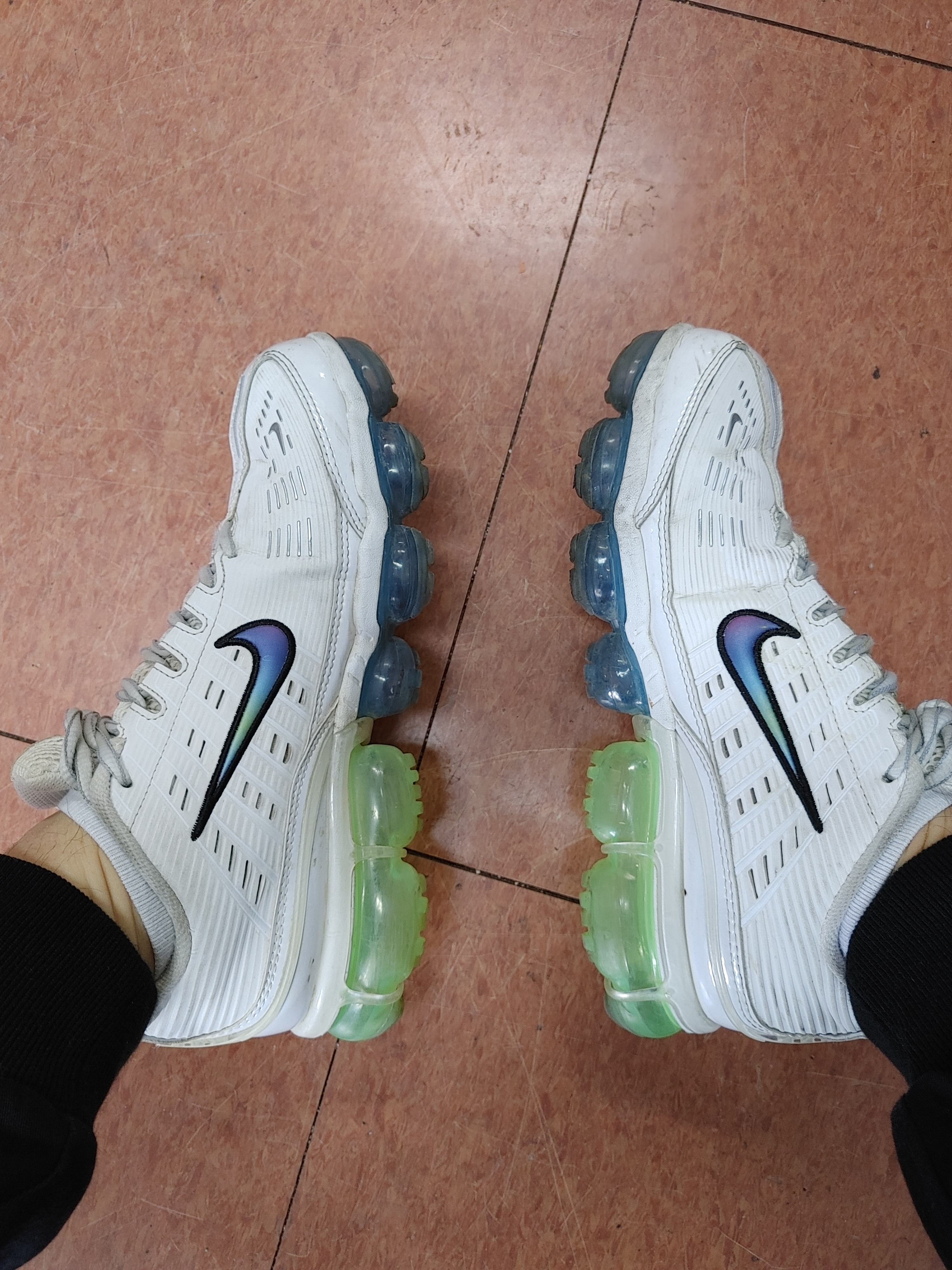 Nike Air VaporMax 360 Bubble Pack White 착용 스타일 - 2