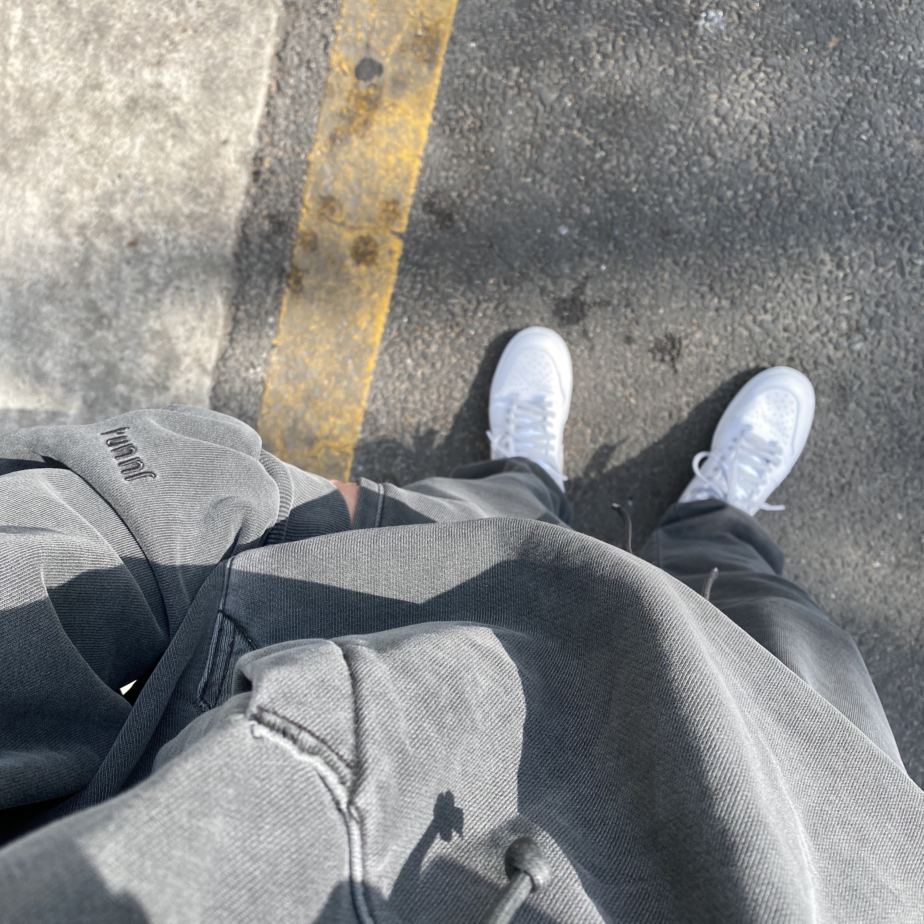 Jordan 1 High 85 Neutral Grey 착용 스타일 - 2