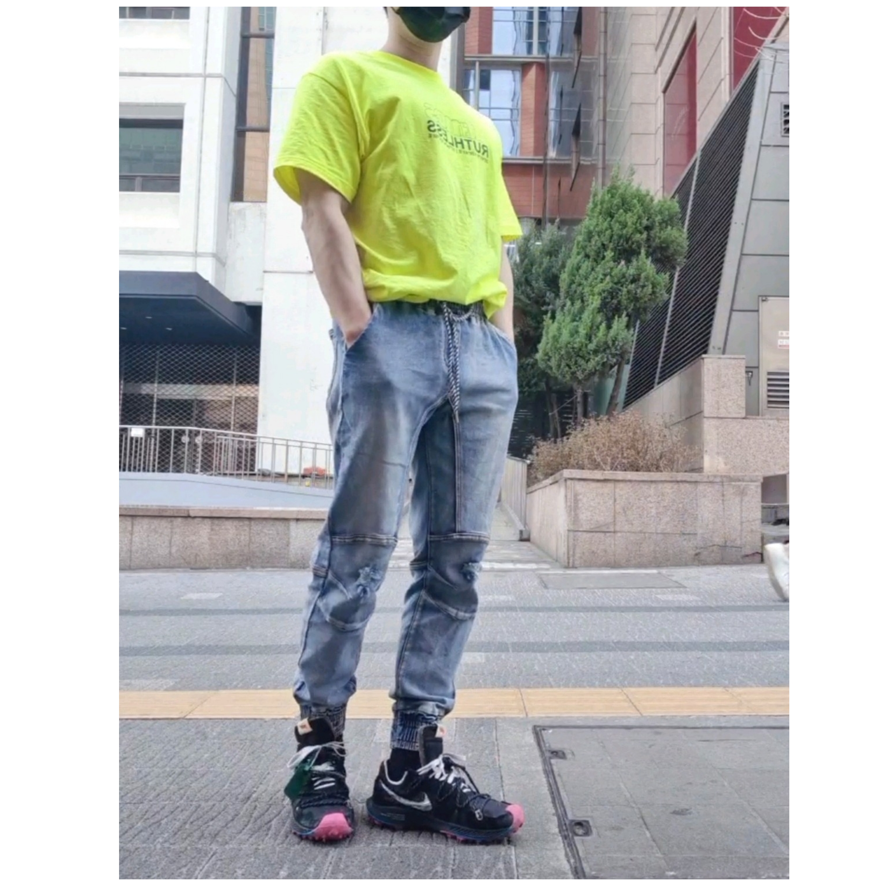 (W) Nike x Off-White Zoom Terra Kiger 5 Black 착용 스타일 - 2