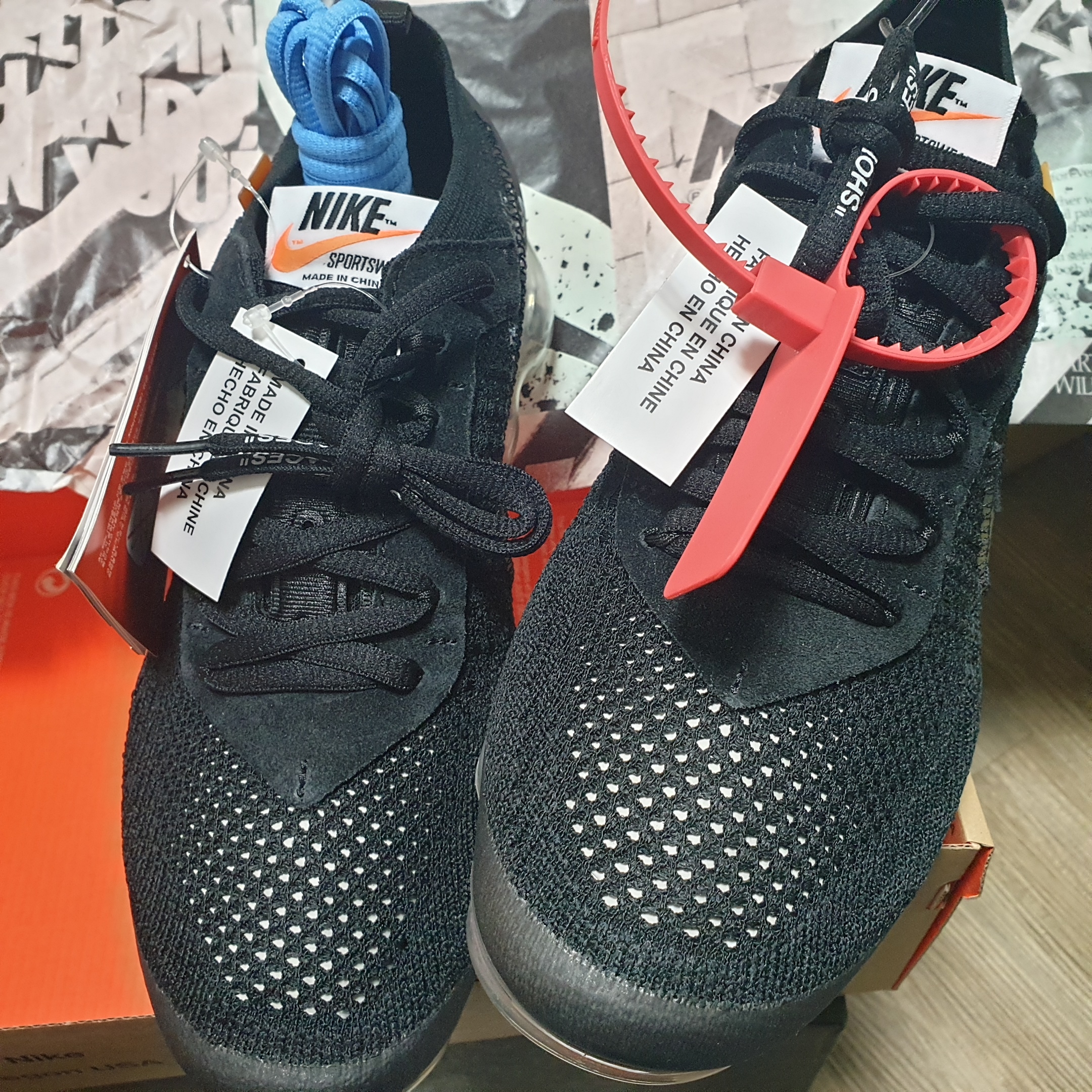 Adidas Yeezy Boost 350 V2 Cinder, Nike x Off-White Air VaporMax V2 Black 착용 스타일 - 2